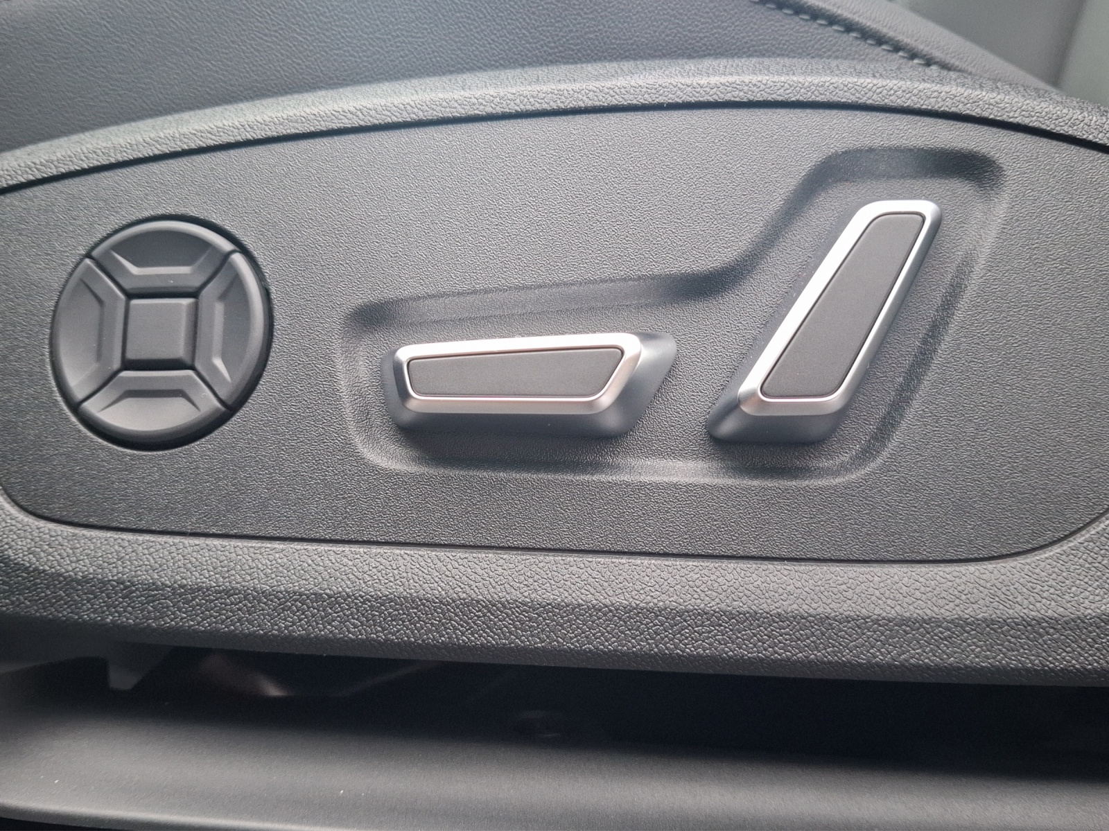 AUDI Q3 Sportback e-hybrid 200 kW S tronig-image-13