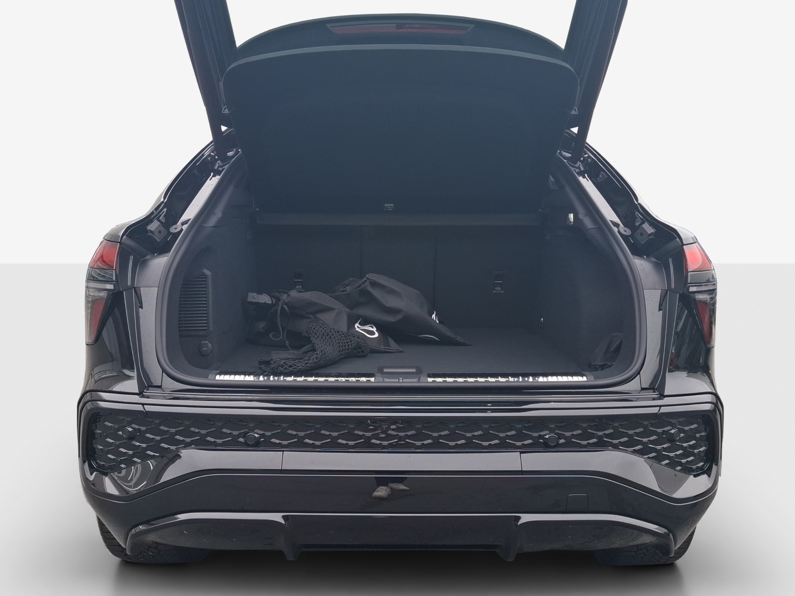 AUDI Q3 Sportback e-hybrid 200 kW S tronig-image-12