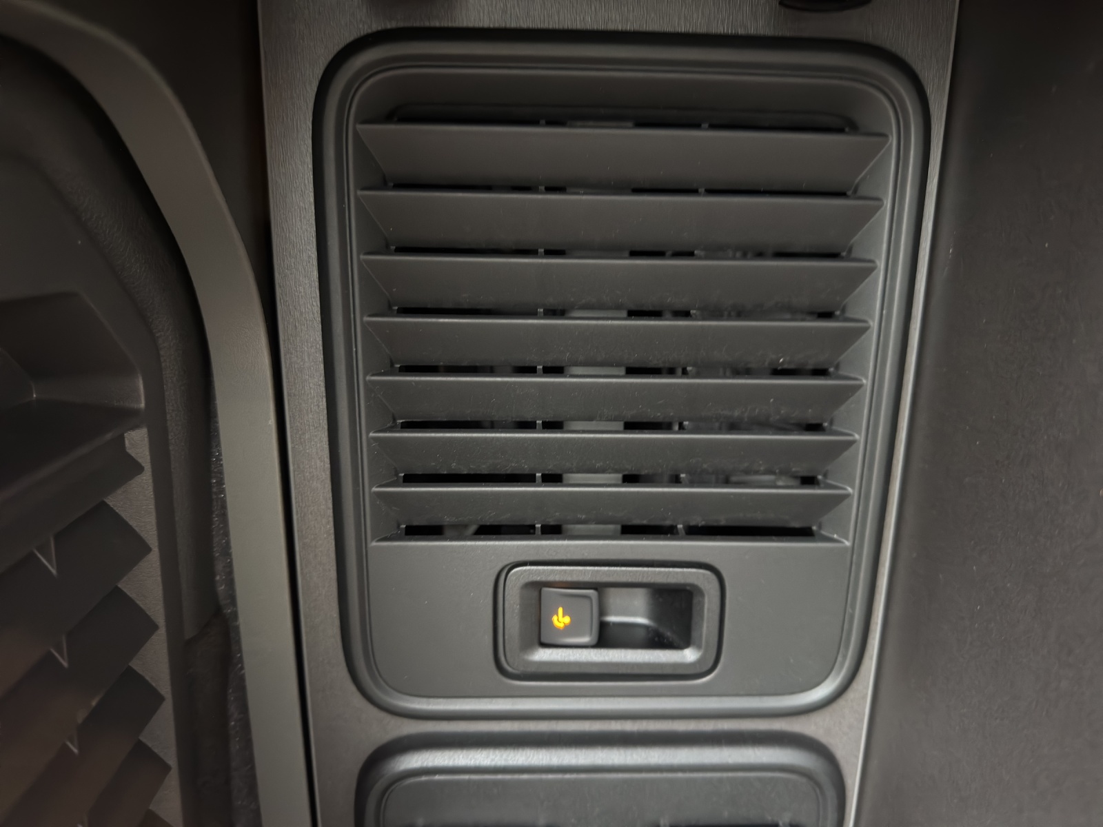 VW California 2.0 TSI Beach Camper Liberty-image-15