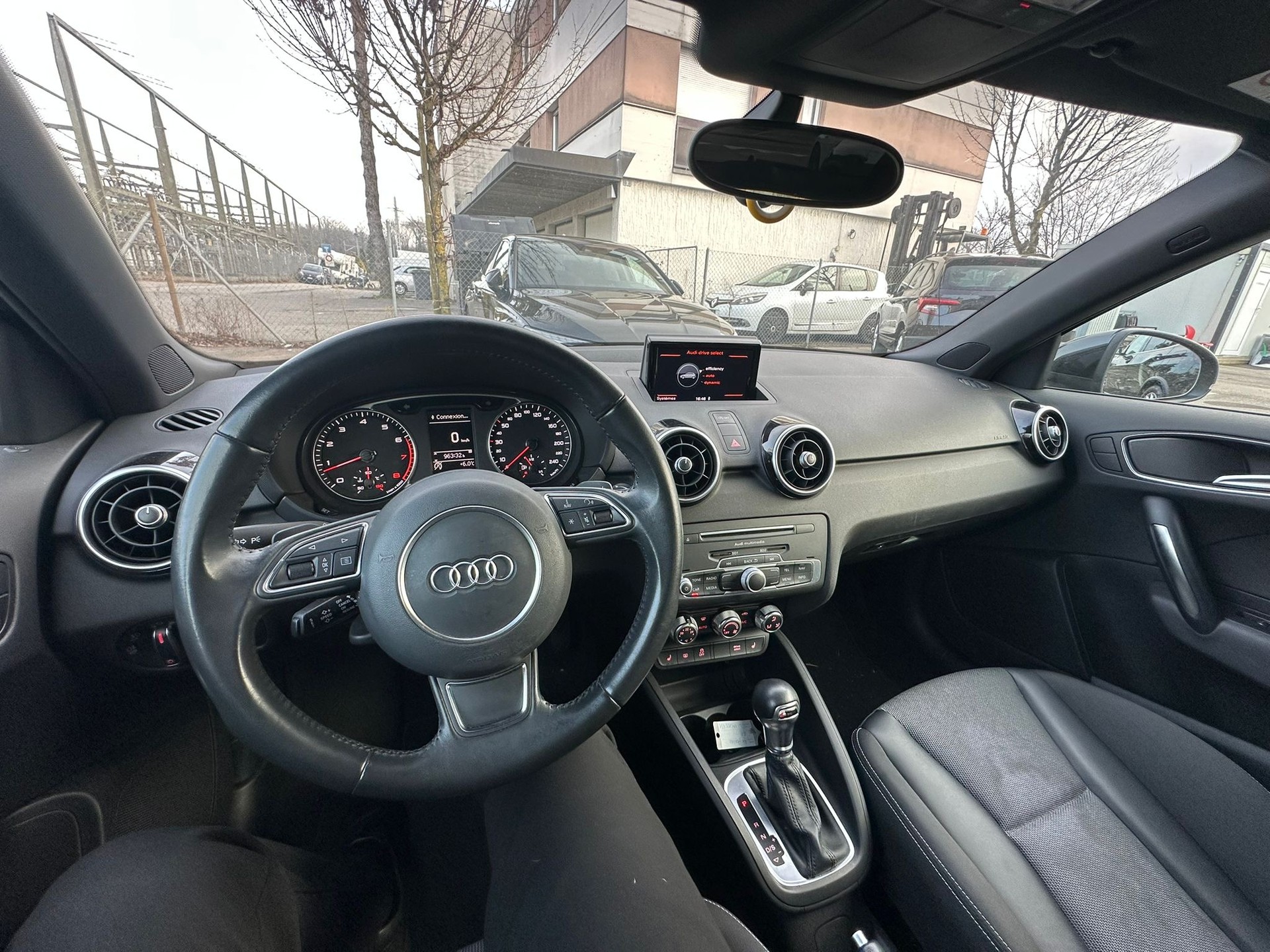 AUDI A1 Sportback 1.4 TFSI S-LINE full black Sport S-tronic-image-9