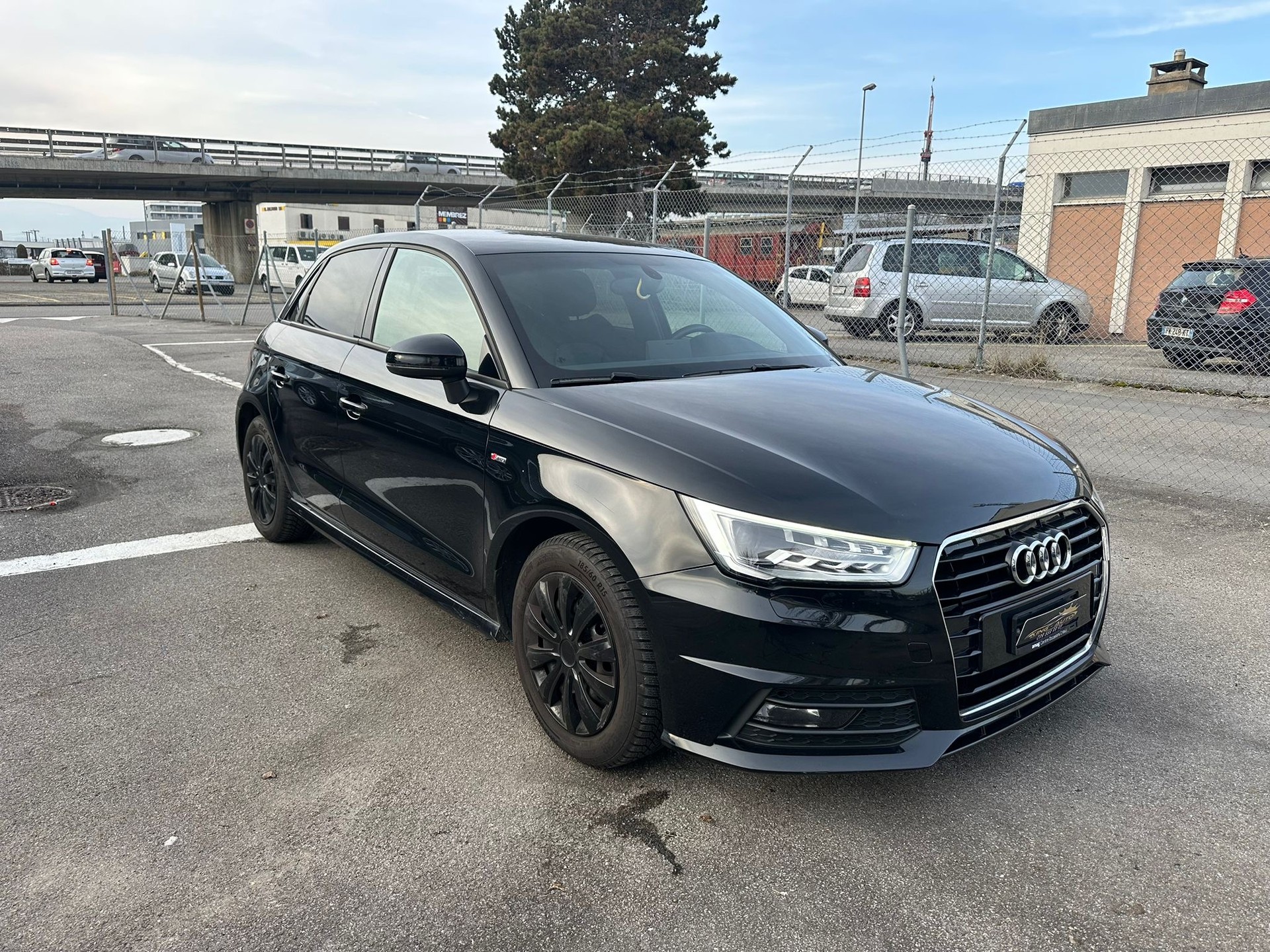 AUDI A1 Sportback 1.4 TFSI S-LINE full black Sport S-tronic-image-5