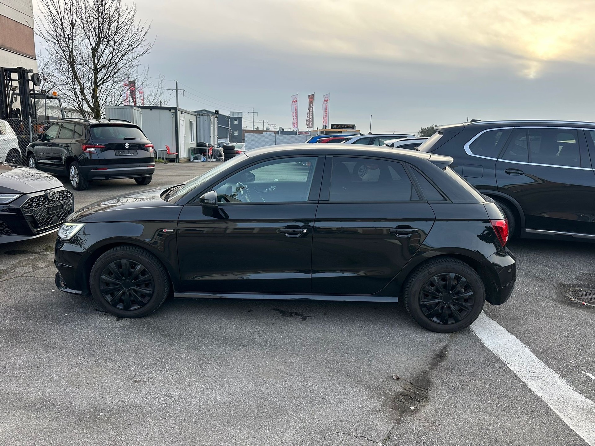 AUDI A1 Sportback 1.4 TFSI S-LINE full black Sport S-tronic-image-6