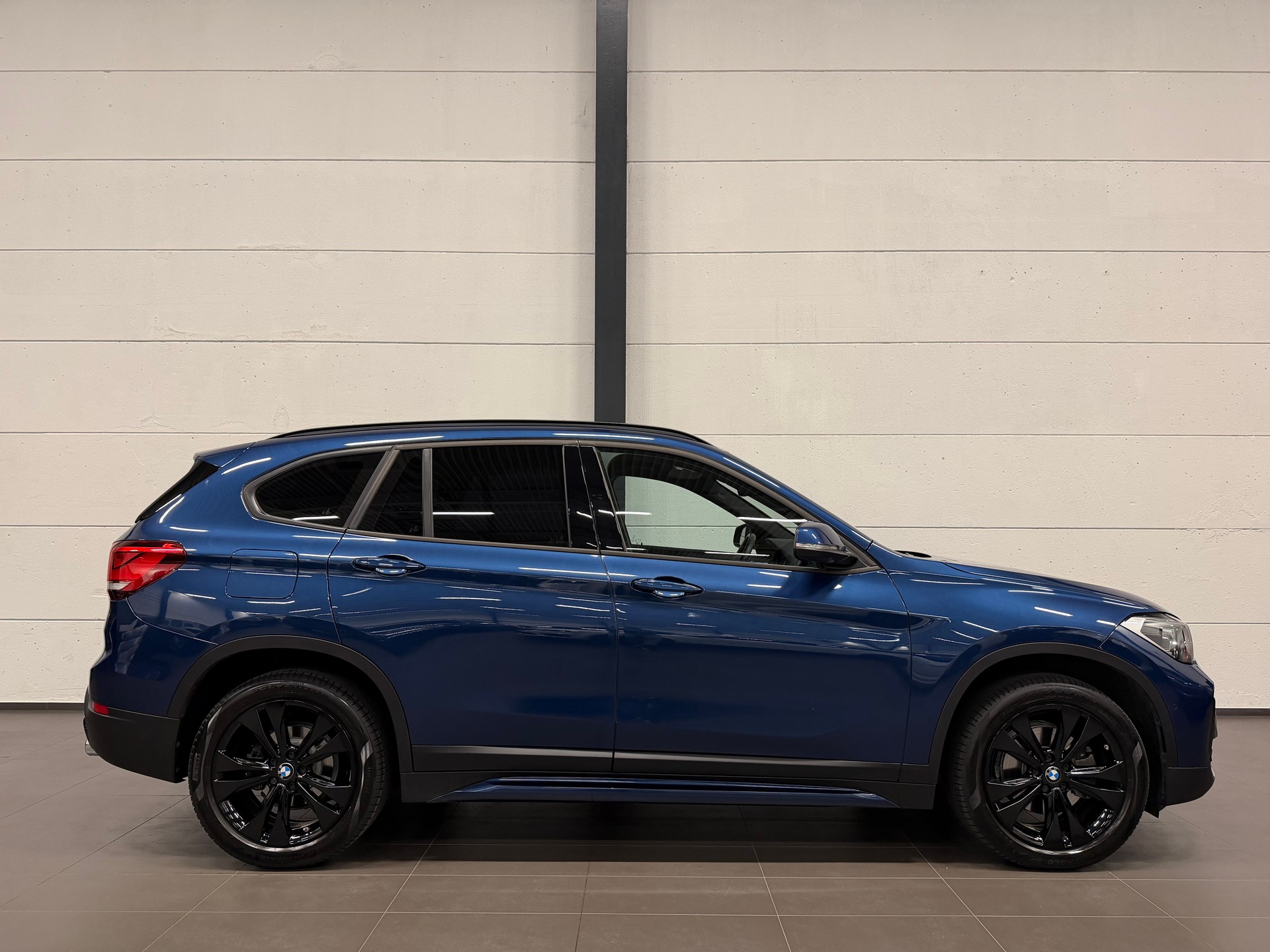 BMW X1 xDrive 18d Sport Line Steptronic-image-9