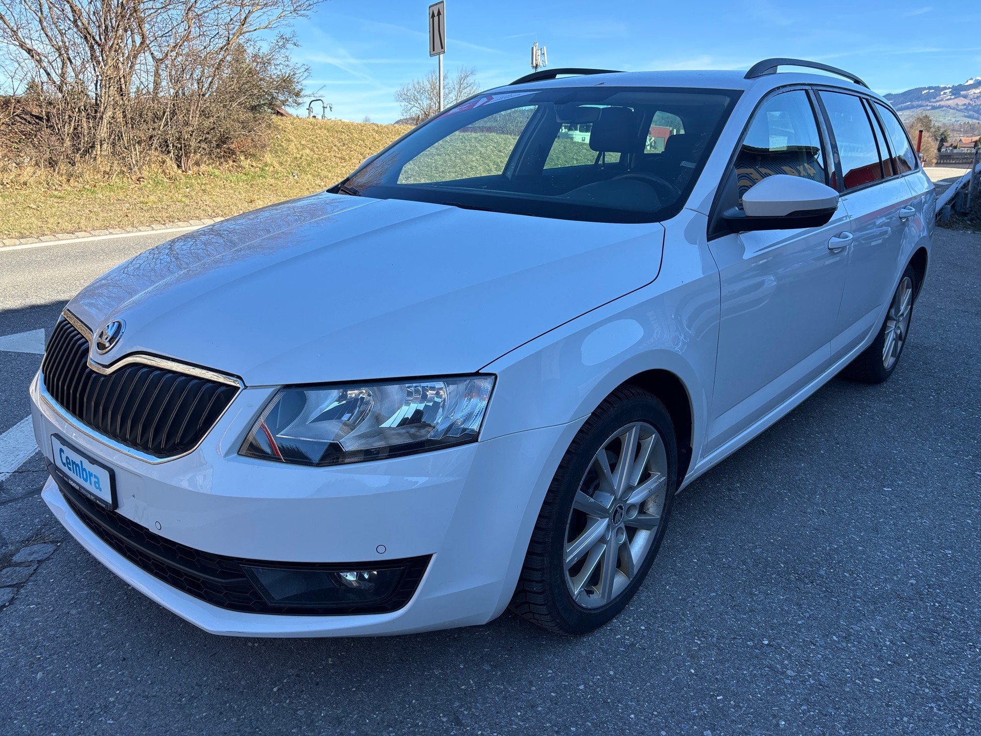 SKODA Octavia Combi 2.0 TDI Ambition 4x4-image-1
