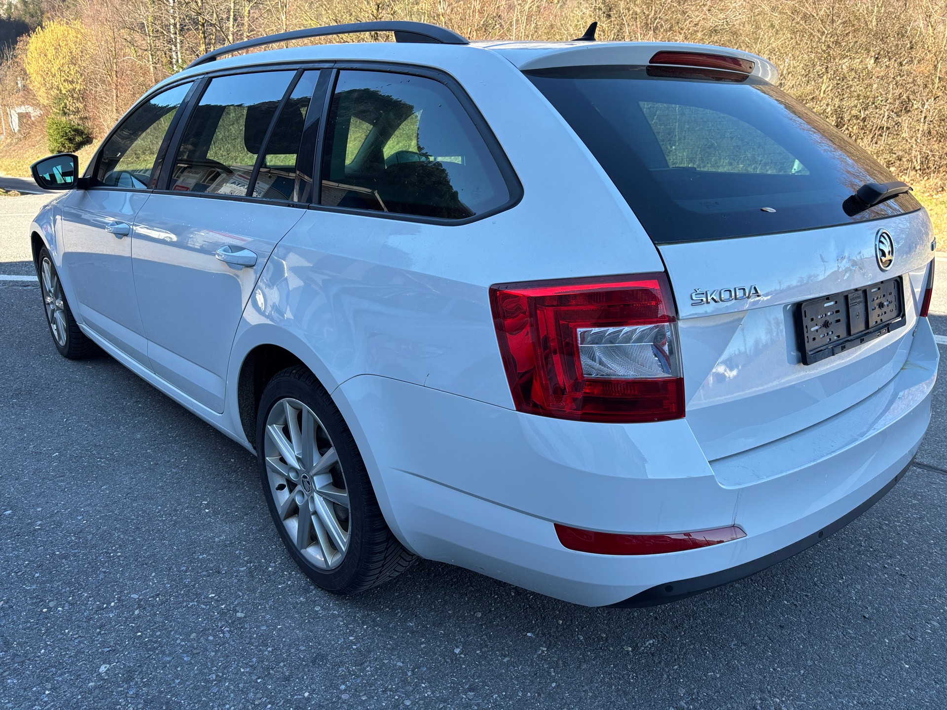 SKODA Octavia Combi 2.0 TDI Ambition 4x4-image-5