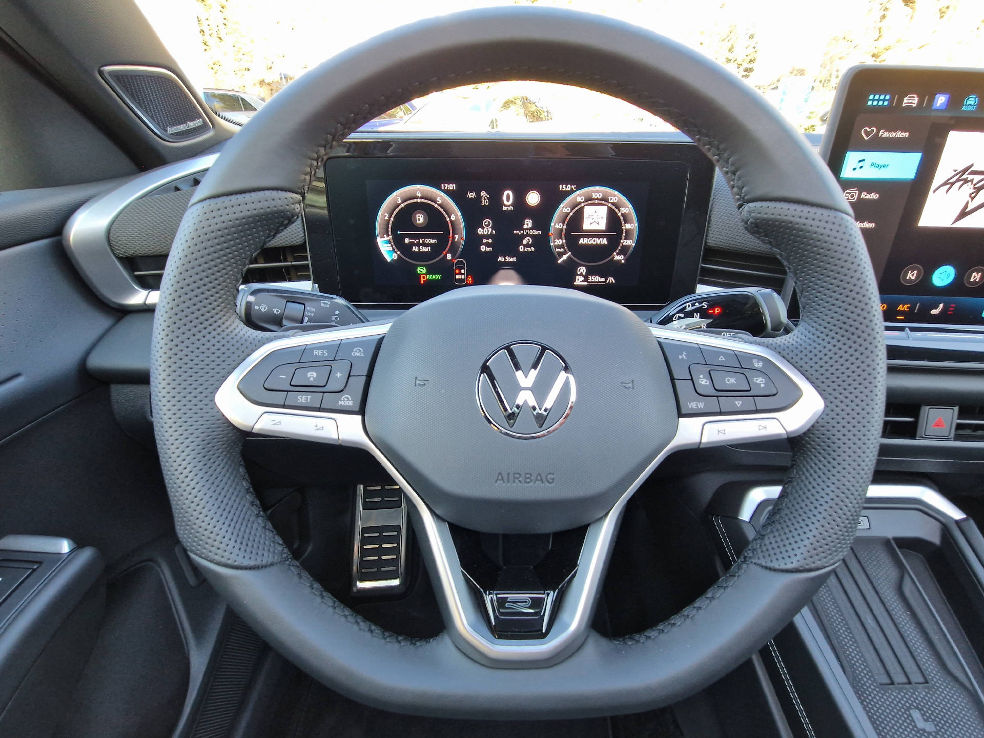 VW T-Roc 1.5 eTSI R-Line DSG-image-12