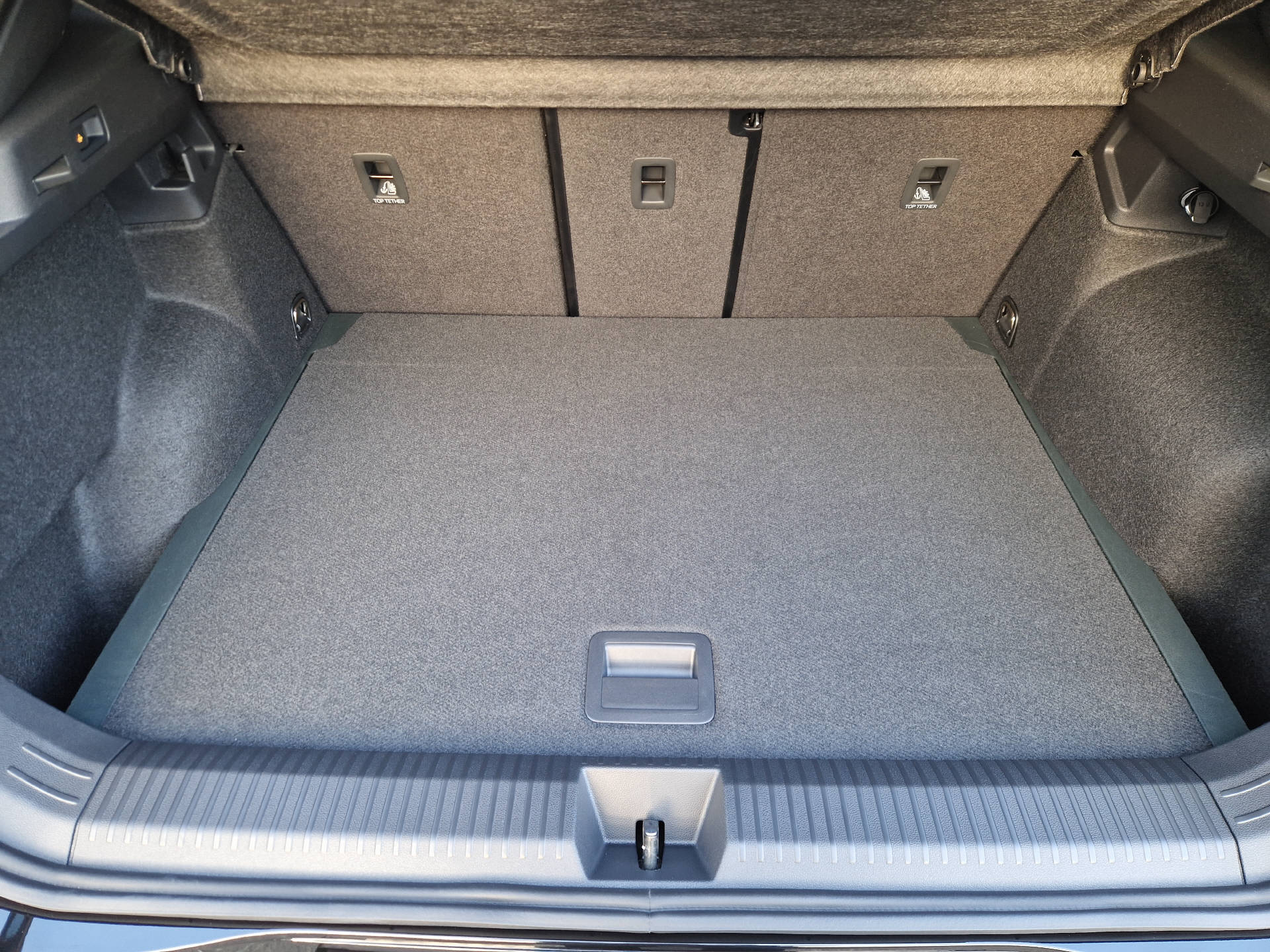 VW T-Roc 1.5 eTSI R-Line DSG-image-24