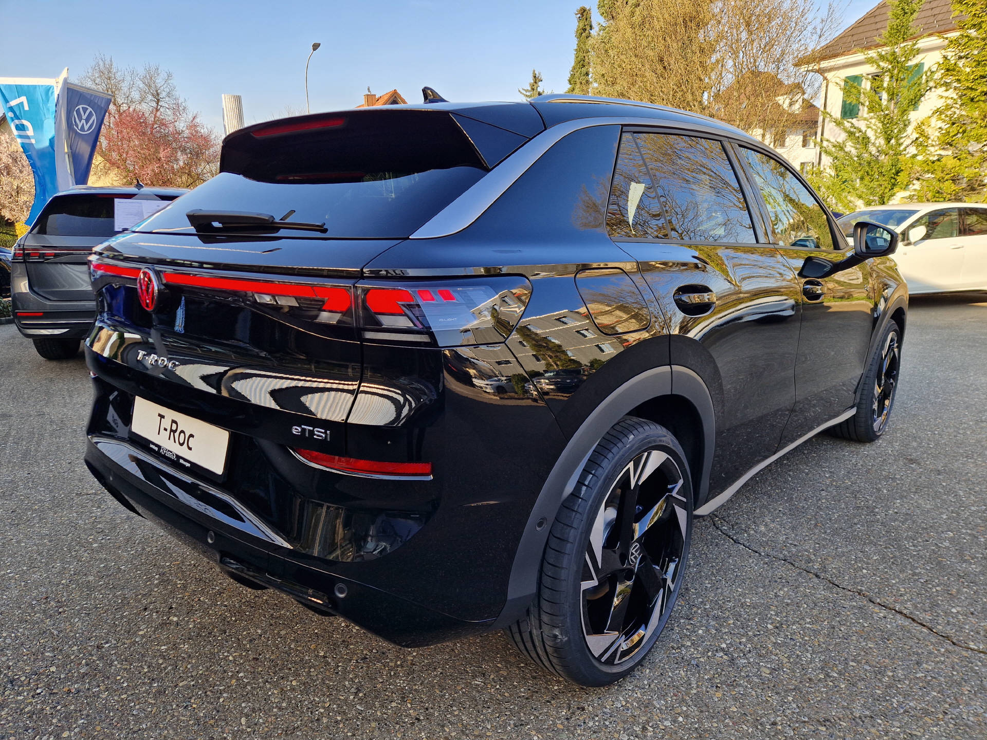 VW T-Roc 1.5 eTSI R-Line DSG-image-3