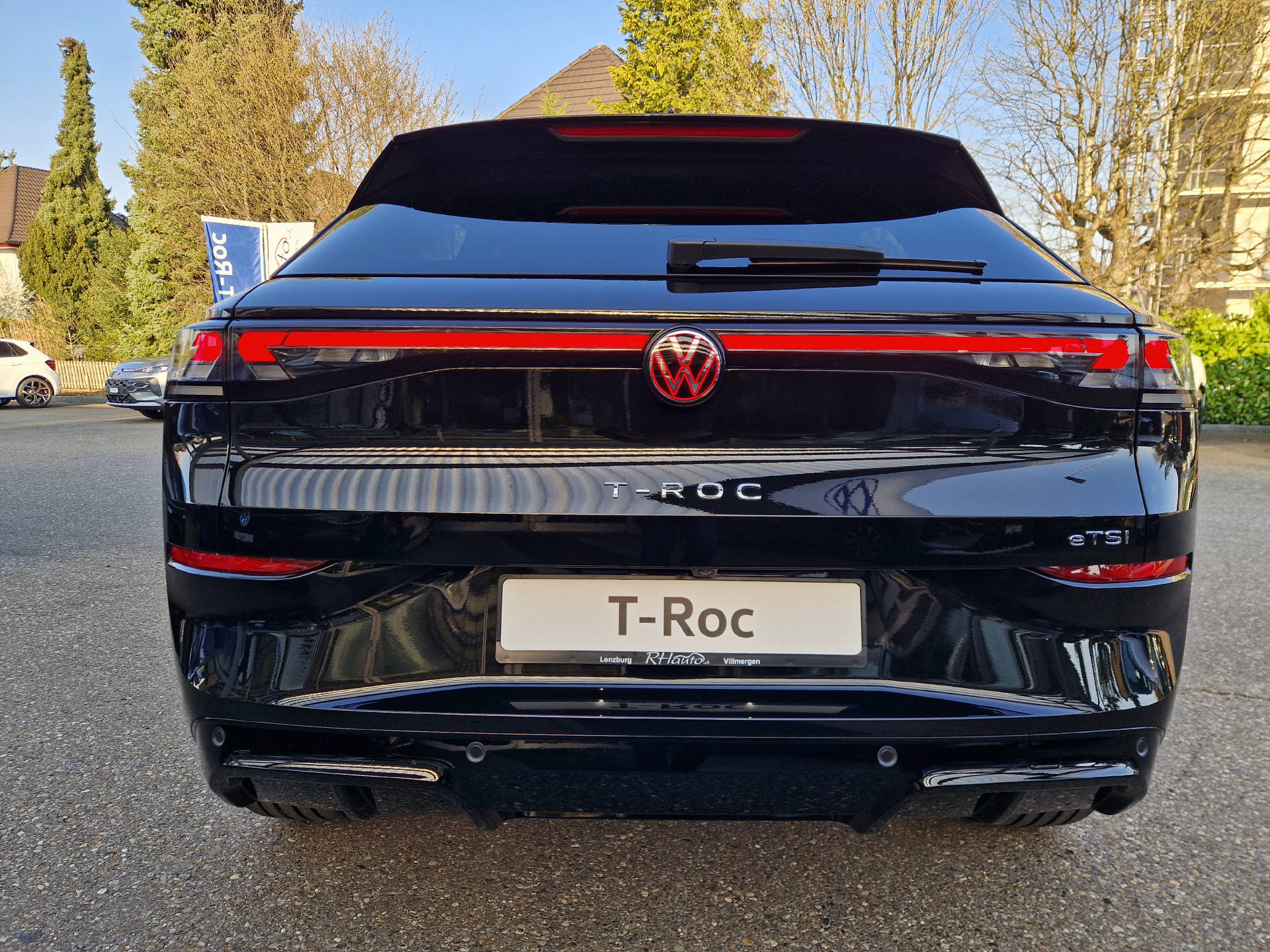 VW T-Roc 1.5 eTSI R-Line DSG-image-4