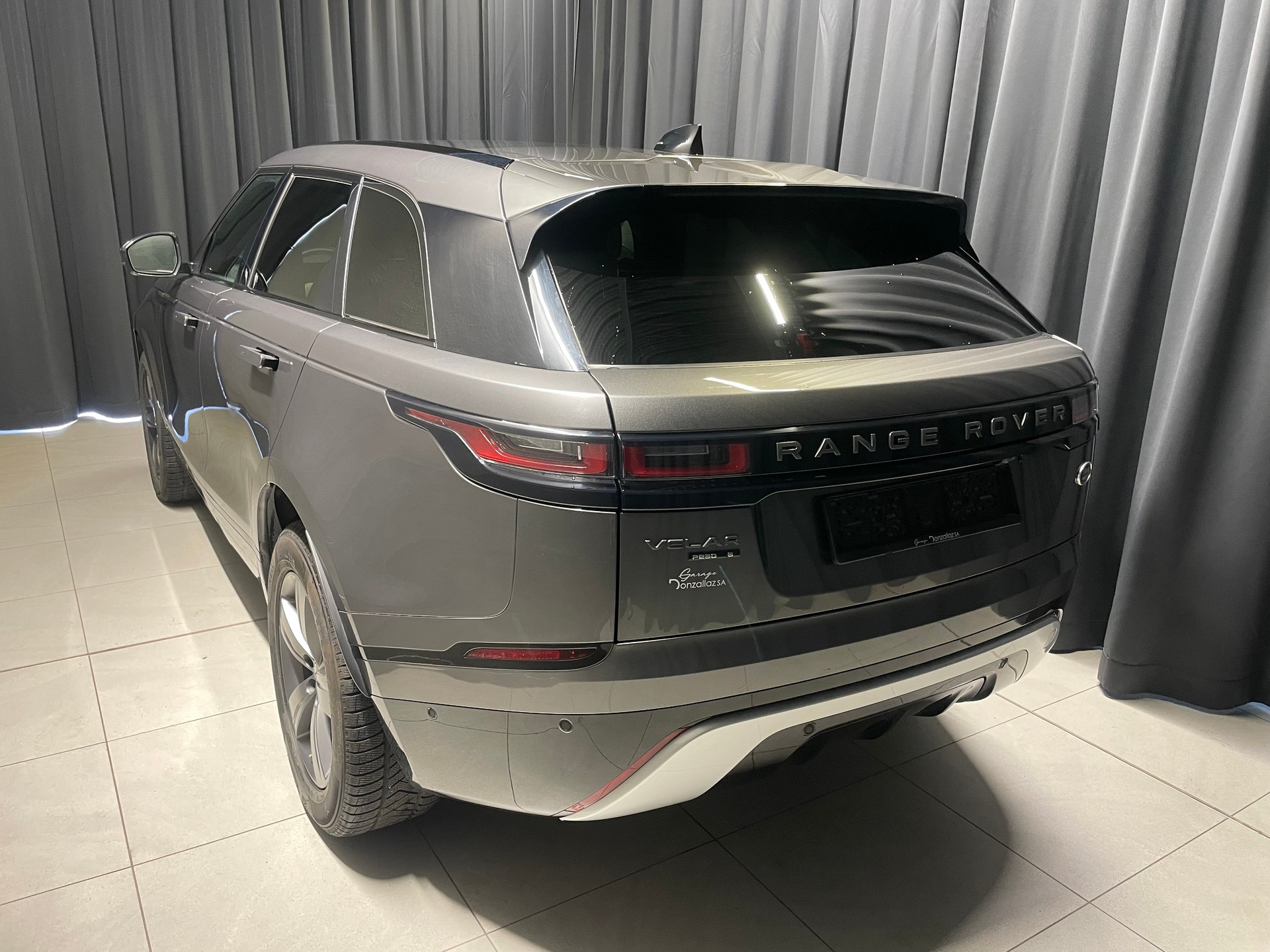 LAND ROVER Range Rover Velar R-Dynamic P 250 HSE Automatic(M)(75)-image-3