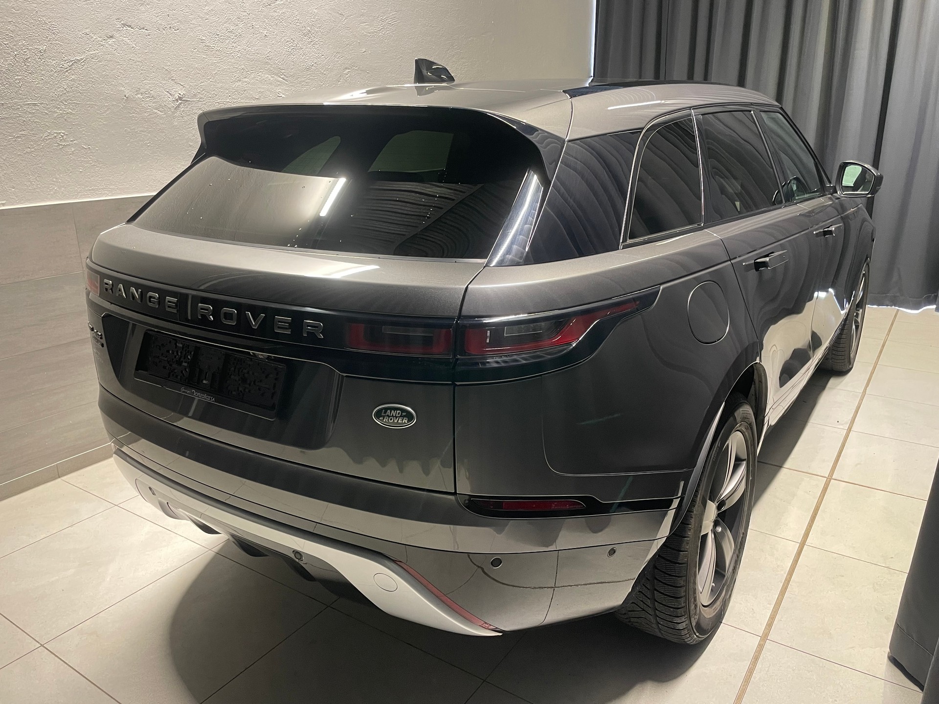 LAND ROVER Range Rover Velar R-Dynamic P 250 HSE Automatic(M)(75)-image-5