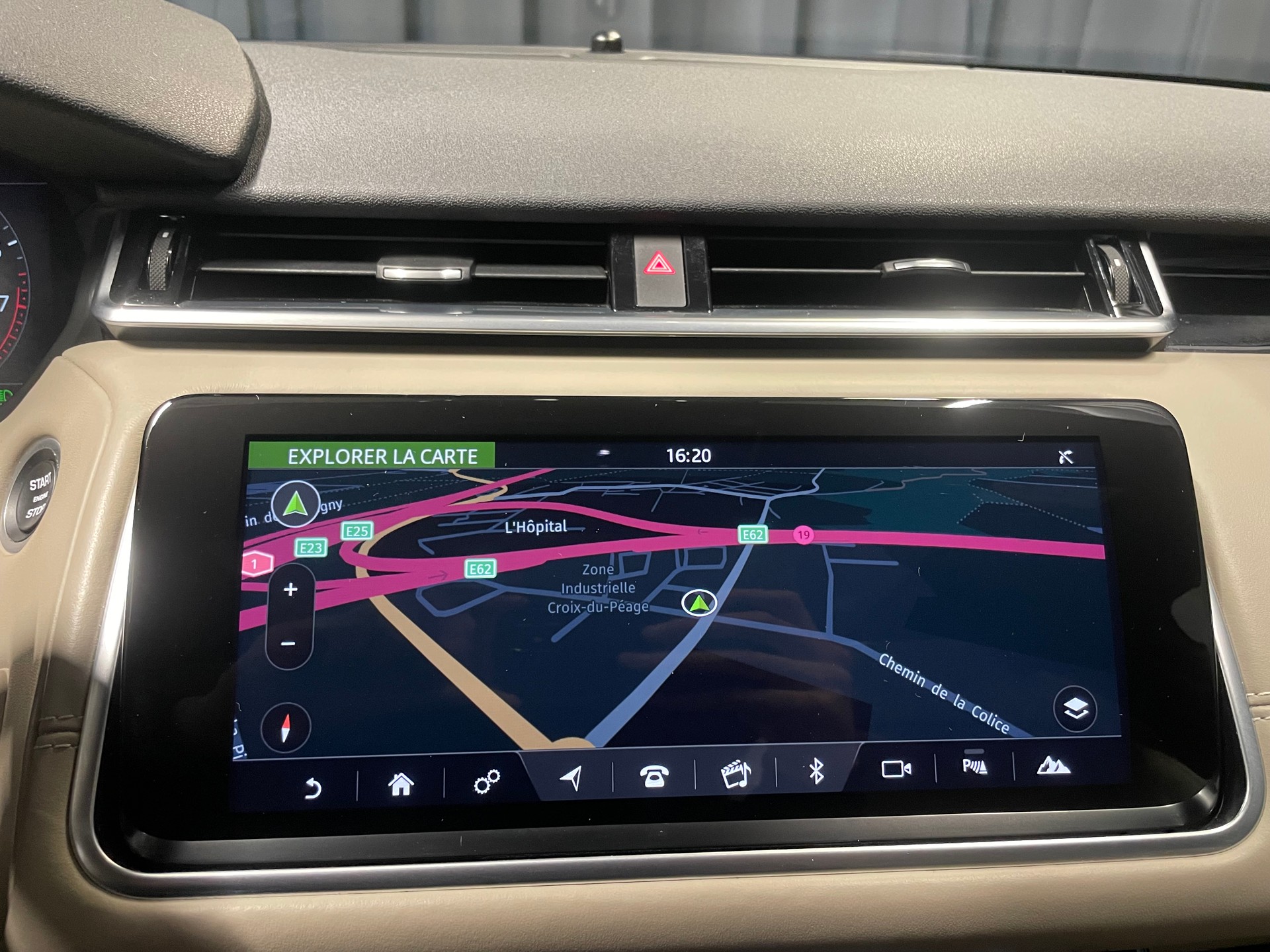 LAND ROVER Range Rover Velar R-Dynamic P 250 HSE Automatic(M)(75)-image-13