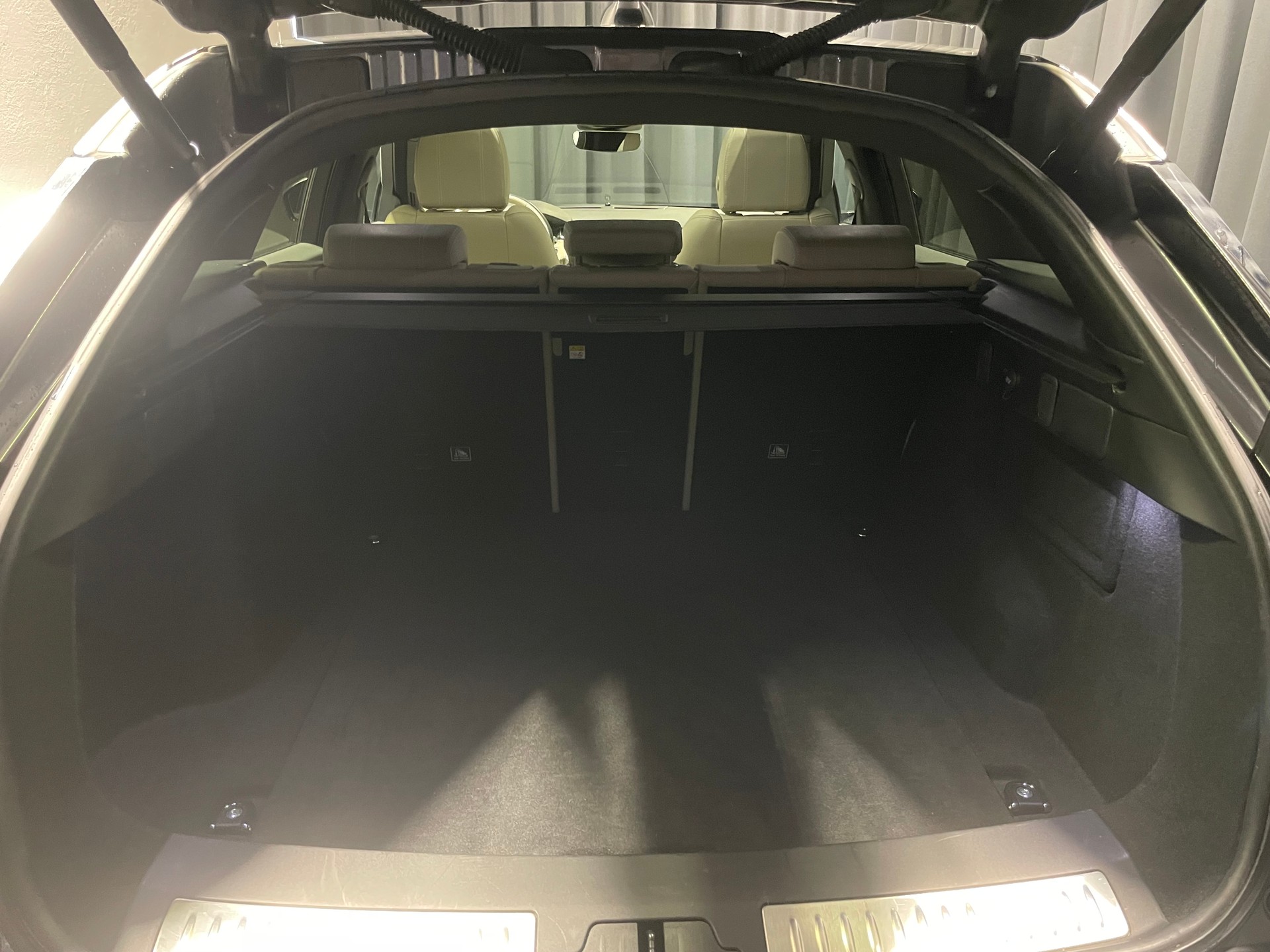 LAND ROVER Range Rover Velar R-Dynamic P 250 HSE Automatic(M)(75)-image-20