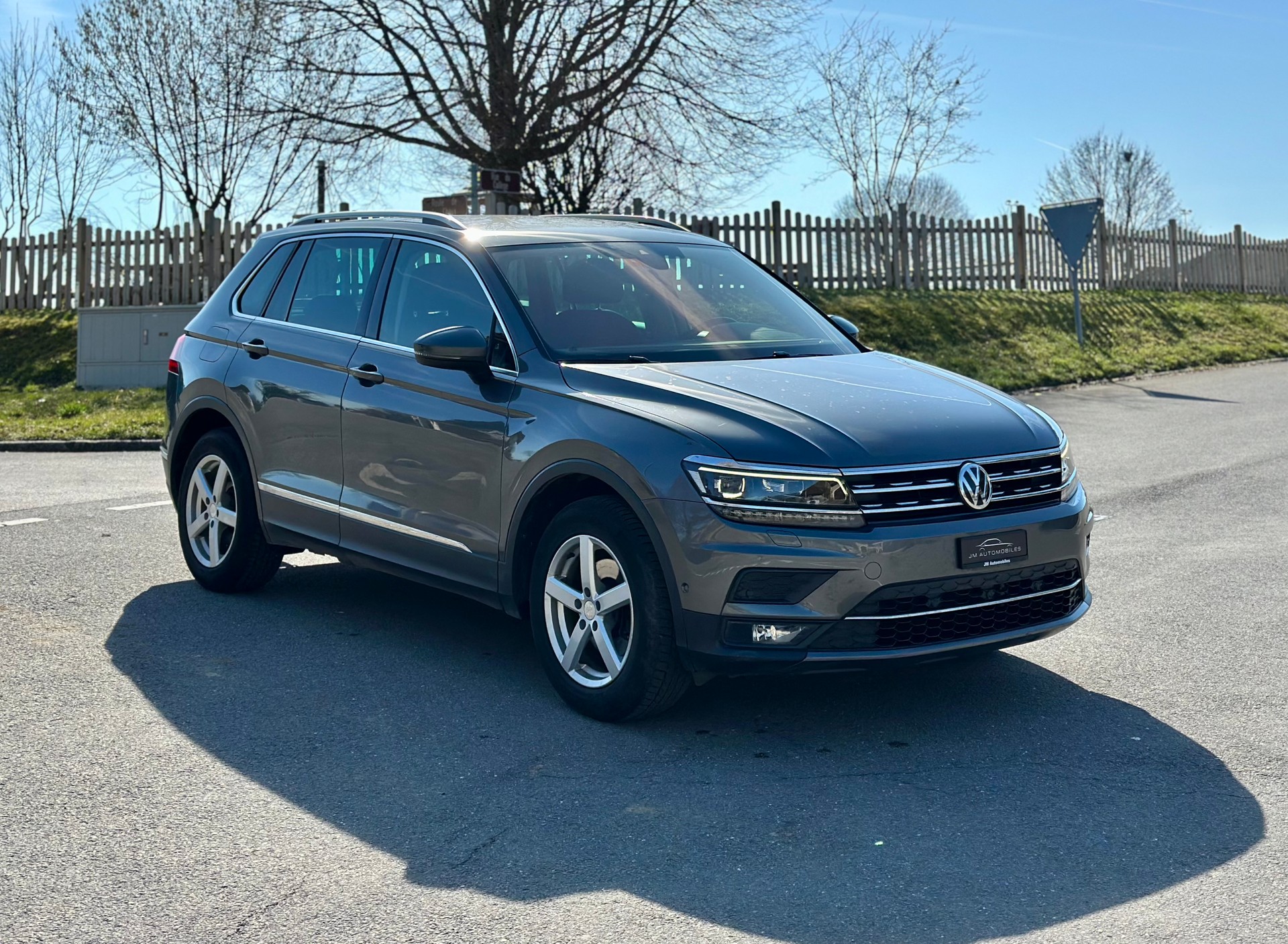 VW Tiguan 2.0 TDI SCR Highline 4Motion DSG-image-1