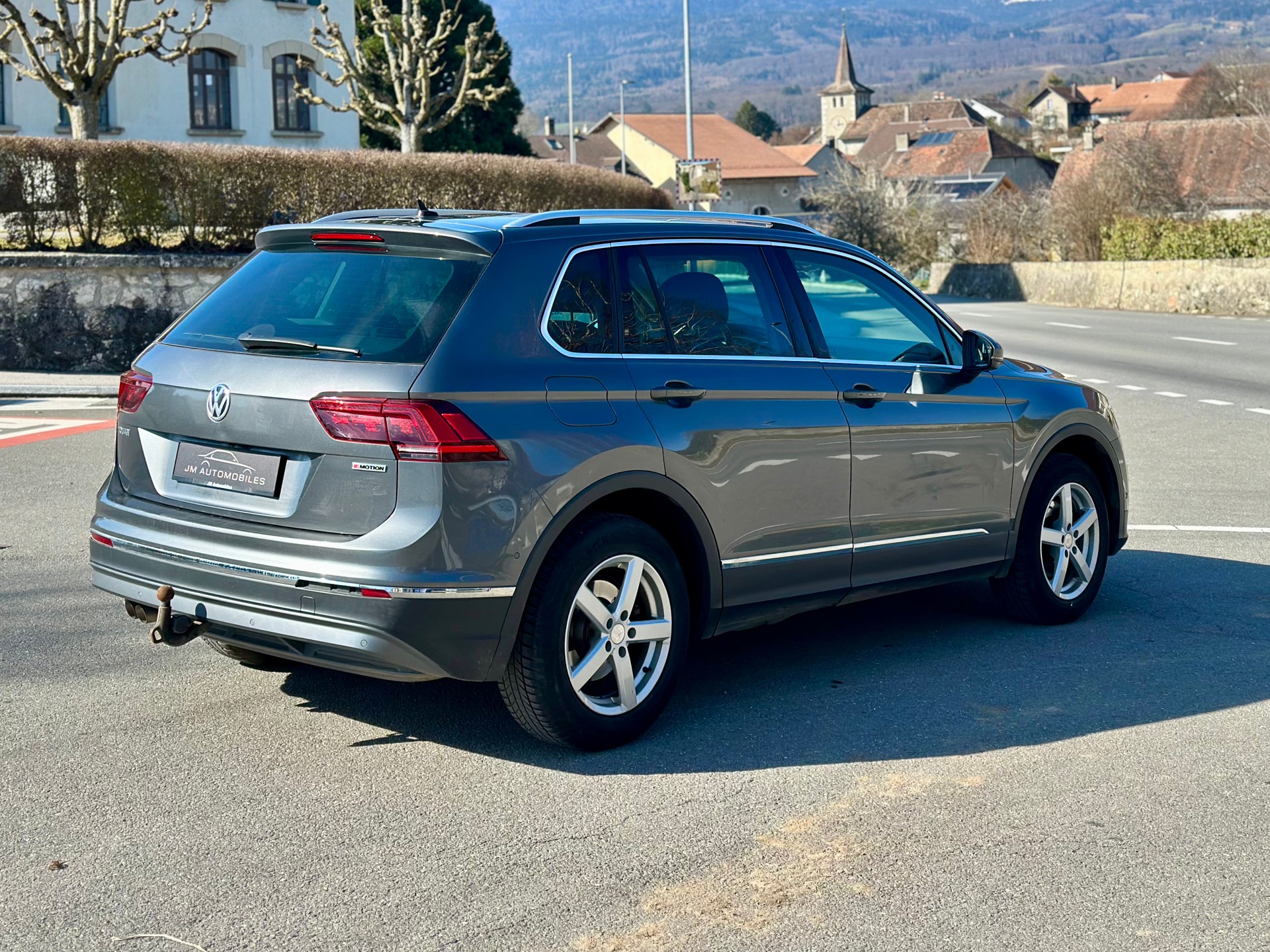 VW Tiguan 2.0 TDI SCR Highline 4Motion DSG-image-2