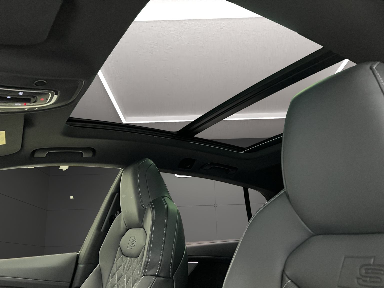 AUDI Q8 55 TFSI quattro tiptronic-image-13