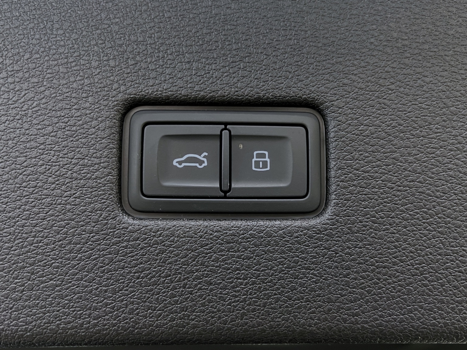 AUDI Q8 55 TFSI quattro tiptronic-image-14