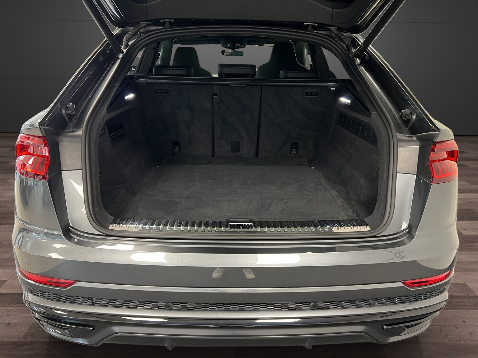 AUDI Q8 55 TFSI quattro tiptronic-image-12