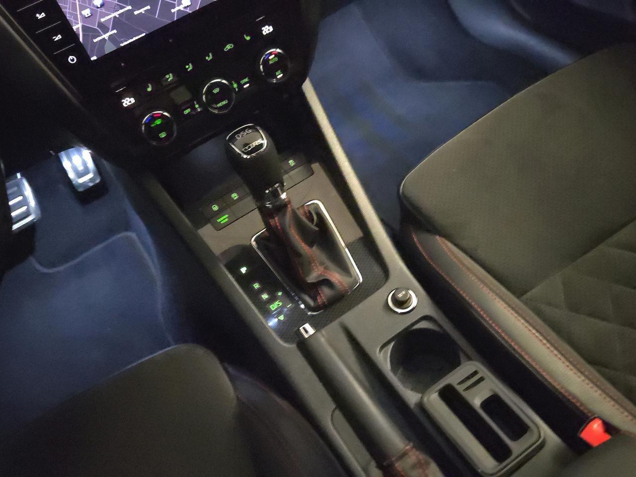 SKODA Octavia Combi 2.0 TSI RS DSG-image-18
