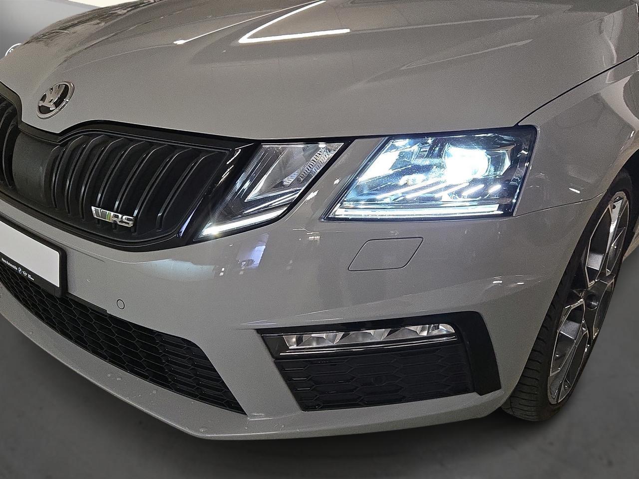 SKODA Octavia Combi 2.0 TSI RS DSG-image-4