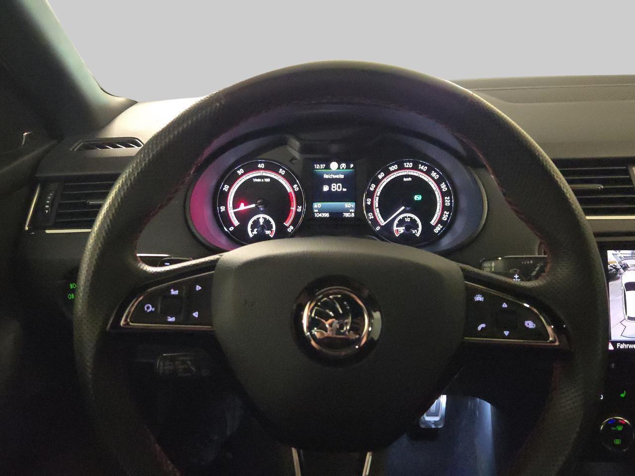 SKODA Octavia Combi 2.0 TSI RS DSG-image-17