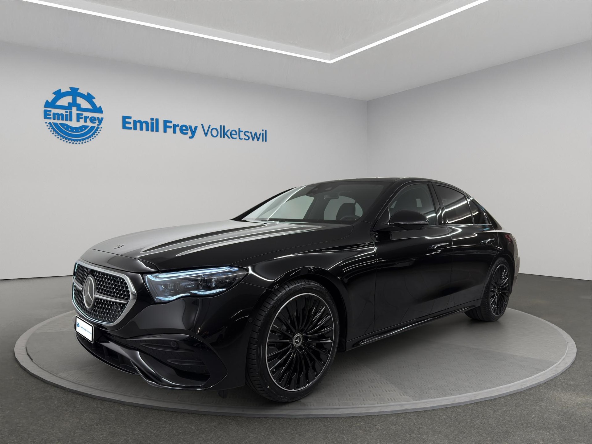 MERCEDES-BENZ E 220 d AMG Line 4matic-image-0