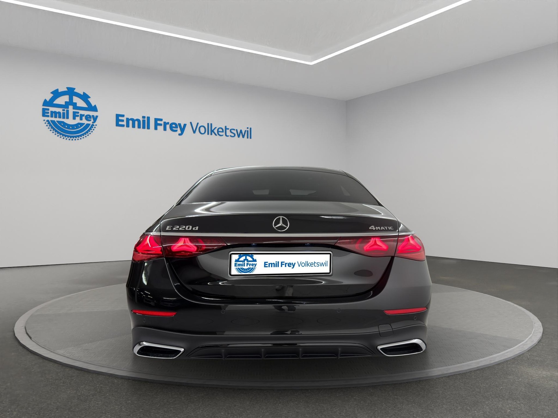 MERCEDES-BENZ E 220 d AMG Line 4matic-image-5