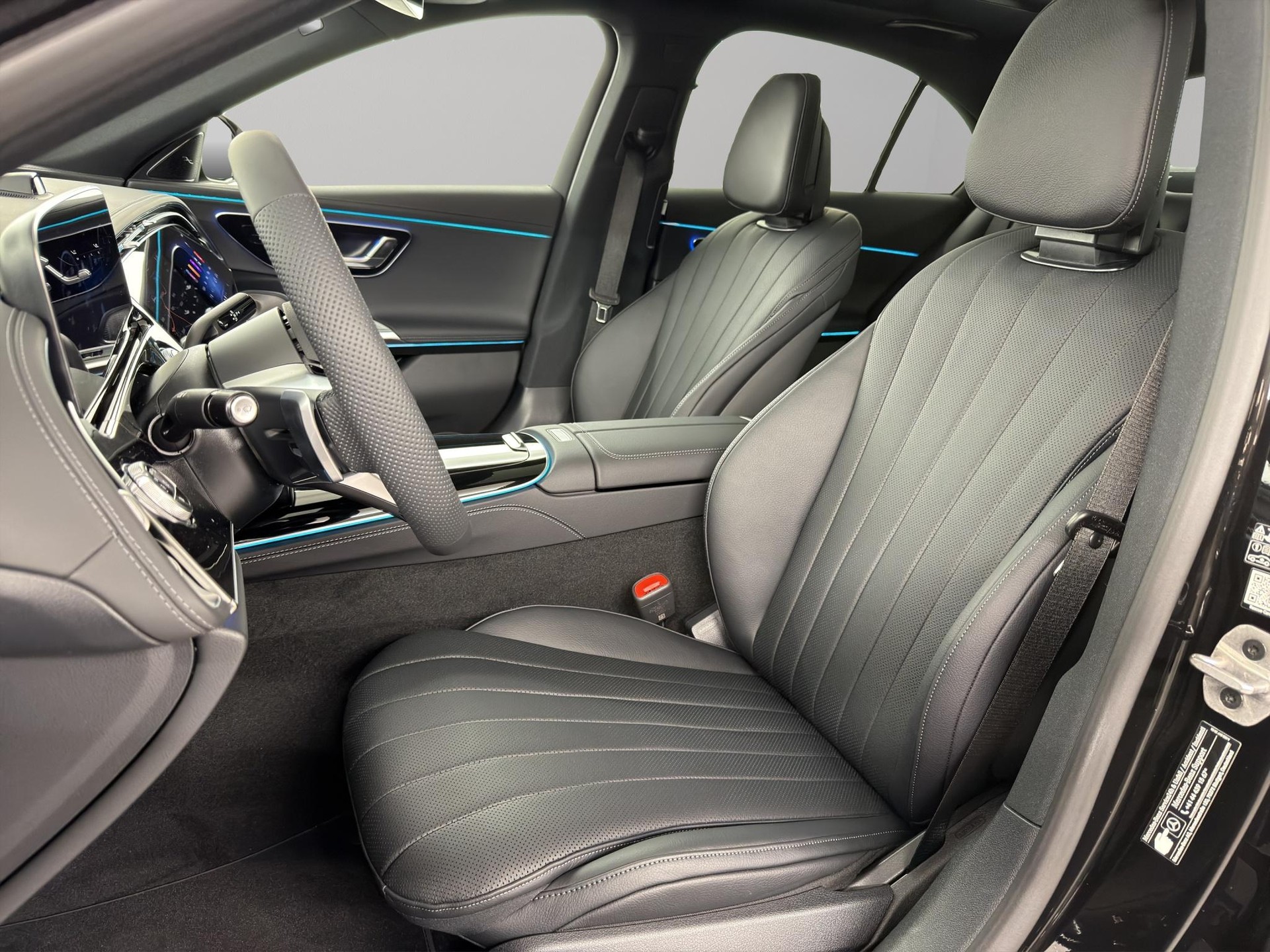 MERCEDES-BENZ E 220 d AMG Line 4matic-image-7