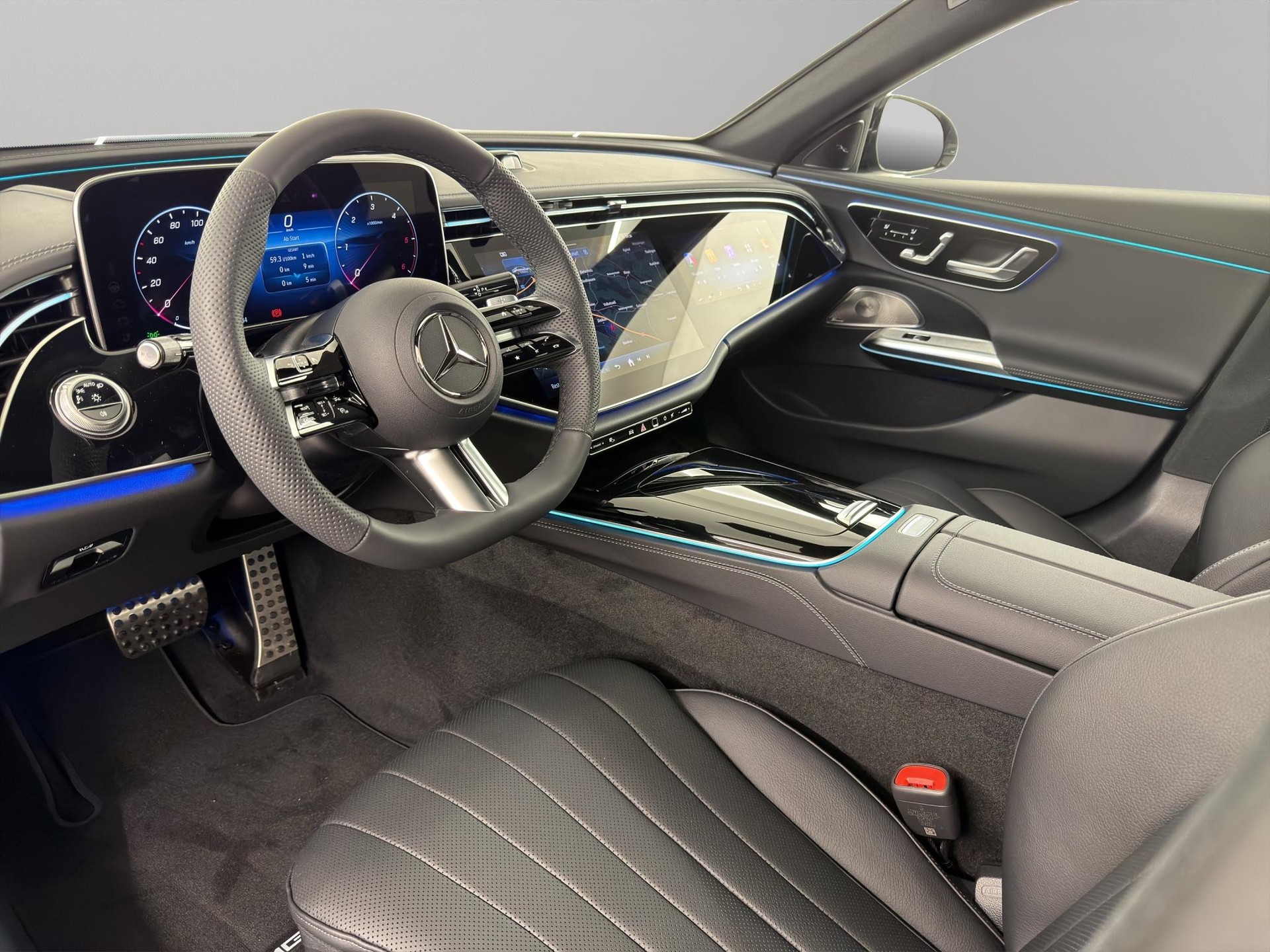 MERCEDES-BENZ E 220 d AMG Line 4matic-image-10