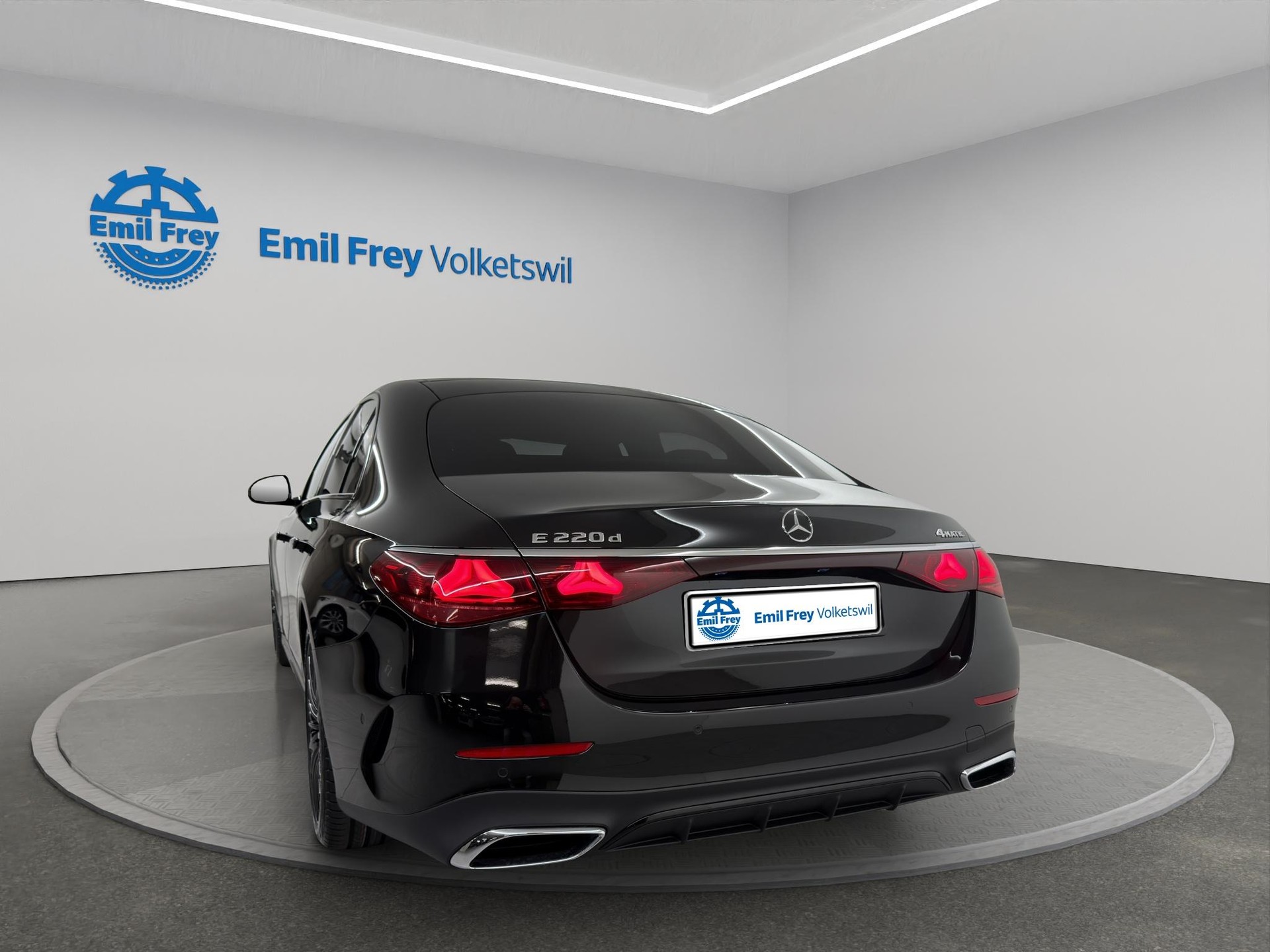 MERCEDES-BENZ E 220 d AMG Line 4matic-image-2
