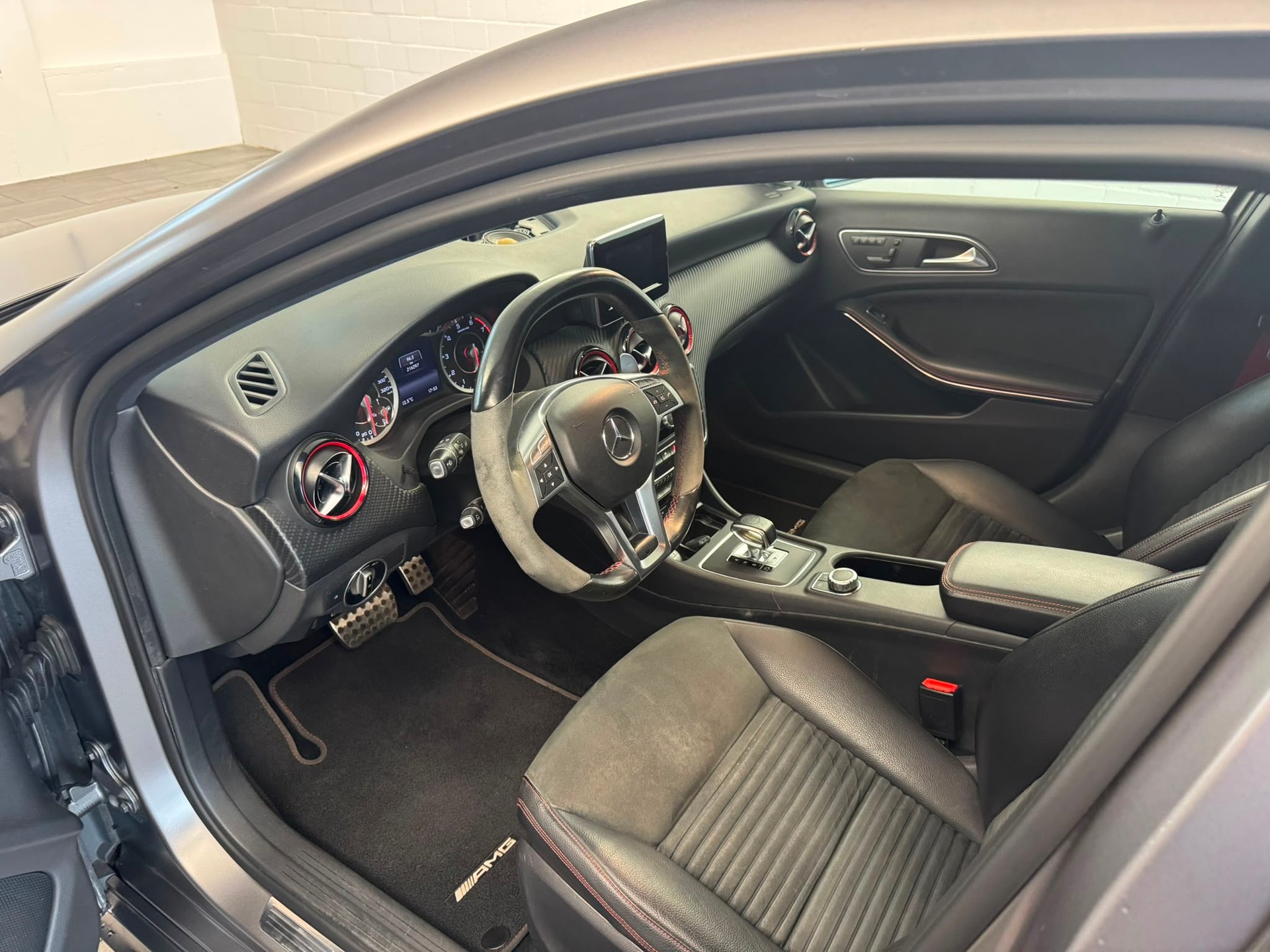 MERCEDES-BENZ A 45 AMG 4Matic Speedshift 7G-DCT-image-5