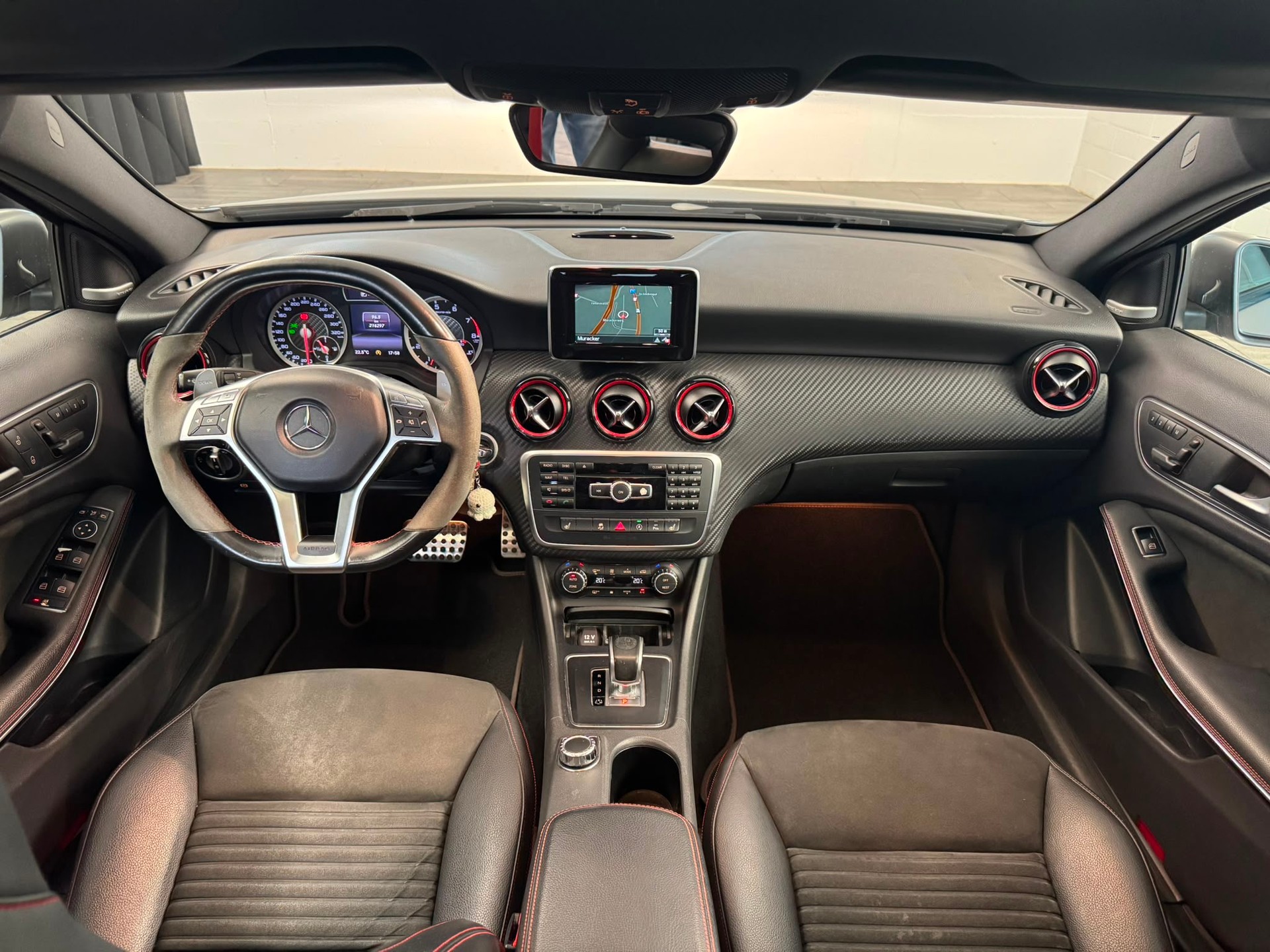 MERCEDES-BENZ A 45 AMG 4Matic Speedshift 7G-DCT-image-4