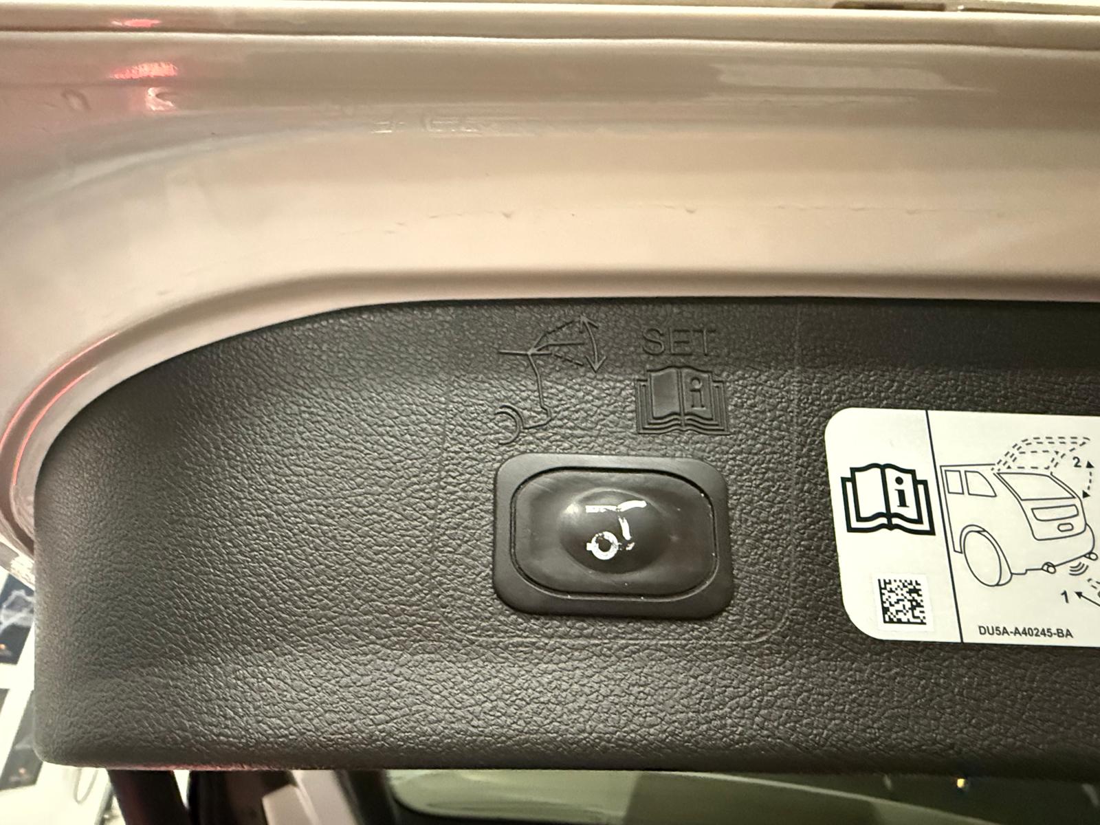 FORD Kuga 2.0 TDCi ST Line High 4WD PowerShift-image-25