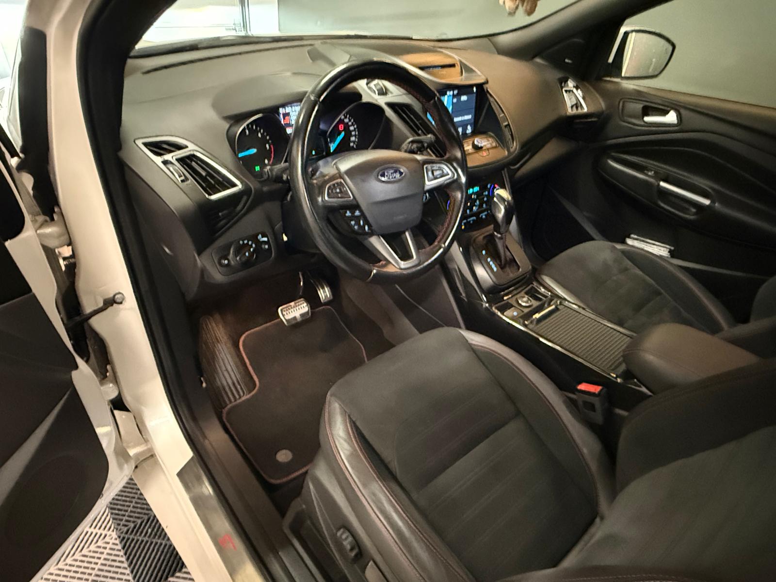 FORD Kuga 2.0 TDCi ST Line High 4WD PowerShift-image-1
