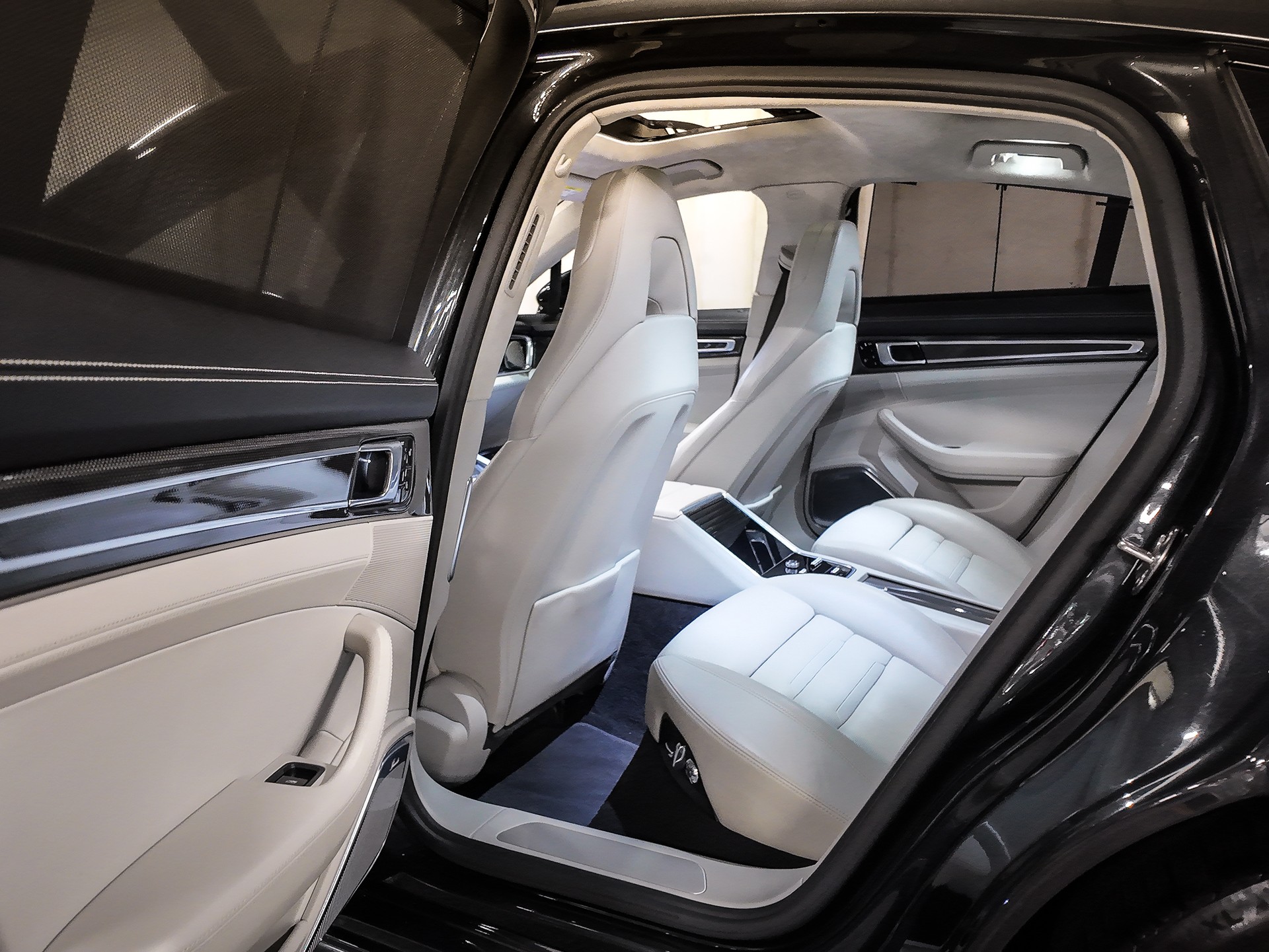 PORSCHE Panamera Turbo PDK | Vollaustattung | Leder Kreide | Massage | Sportchrono | Burmester | Nachsichtassist | 360•-image-12