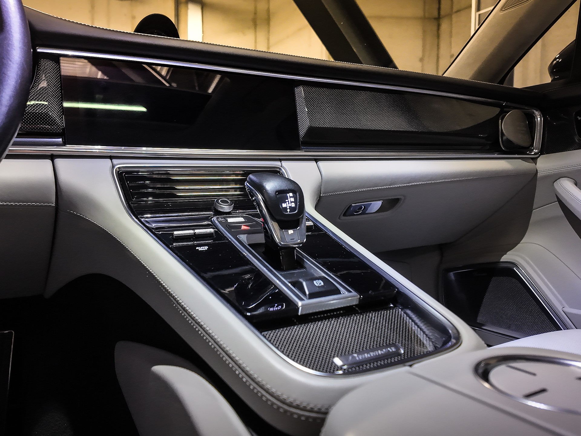 PORSCHE Panamera Turbo PDK | Vollaustattung | Leder Kreide | Massage | Sportchrono | Burmester | Nachsichtassist | 360•-image-10