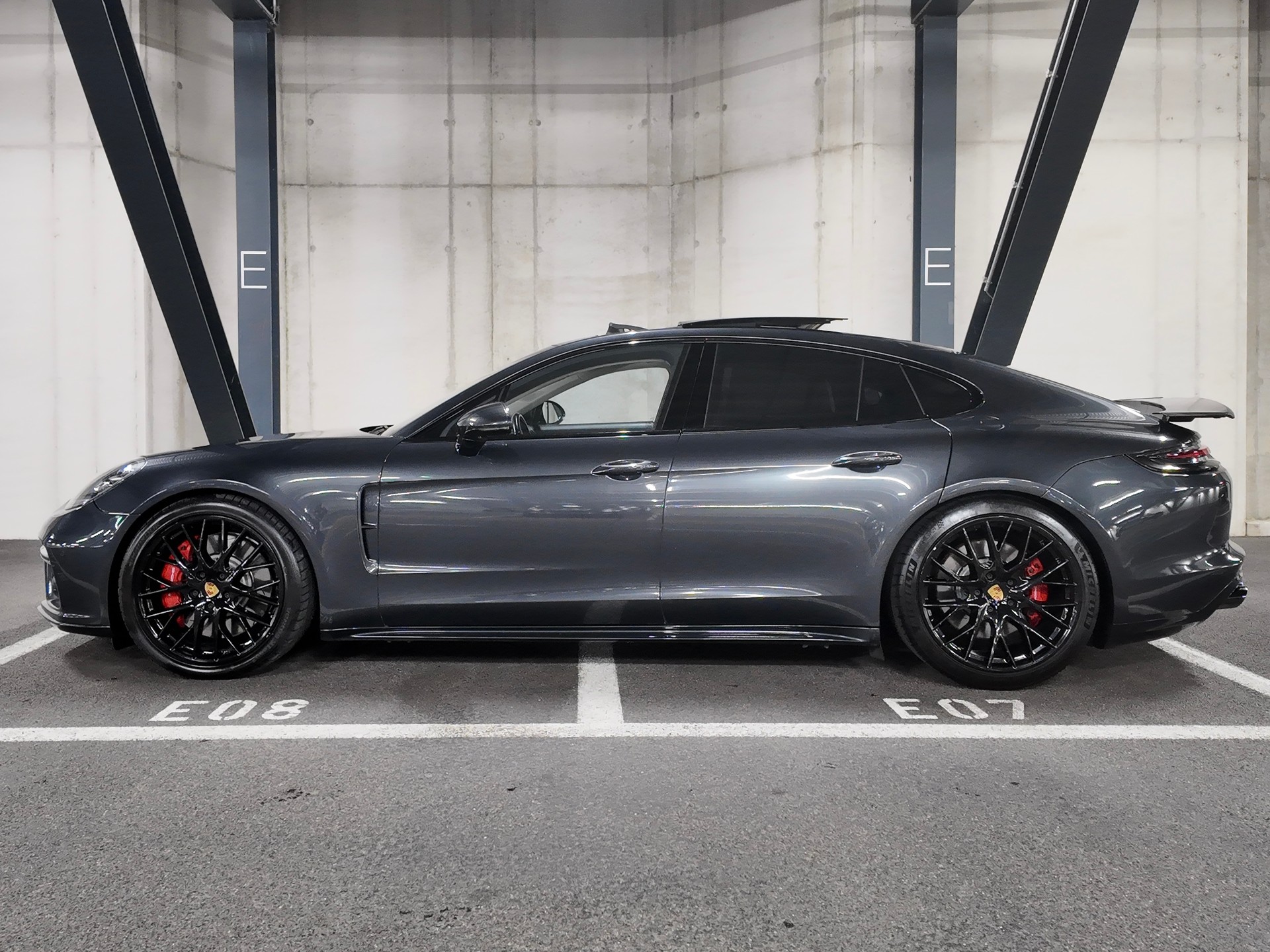 PORSCHE Panamera Turbo PDK | Vollaustattung | Leder Kreide | Massage | Sportchrono | Burmester | Nachsichtassist | 360•-image-1