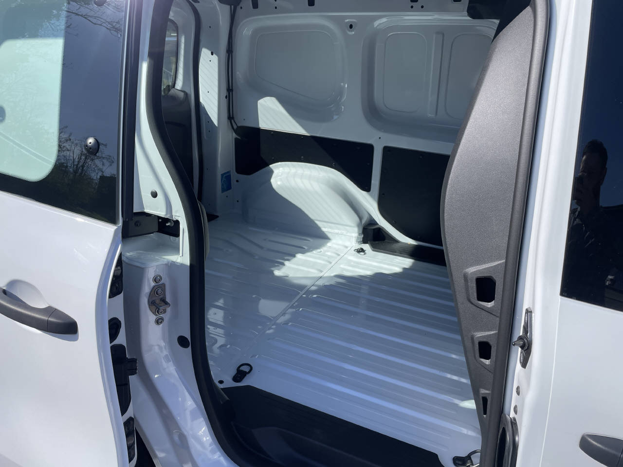 RENAULT Kangoo Van 1.3 TCe Extra-image-8