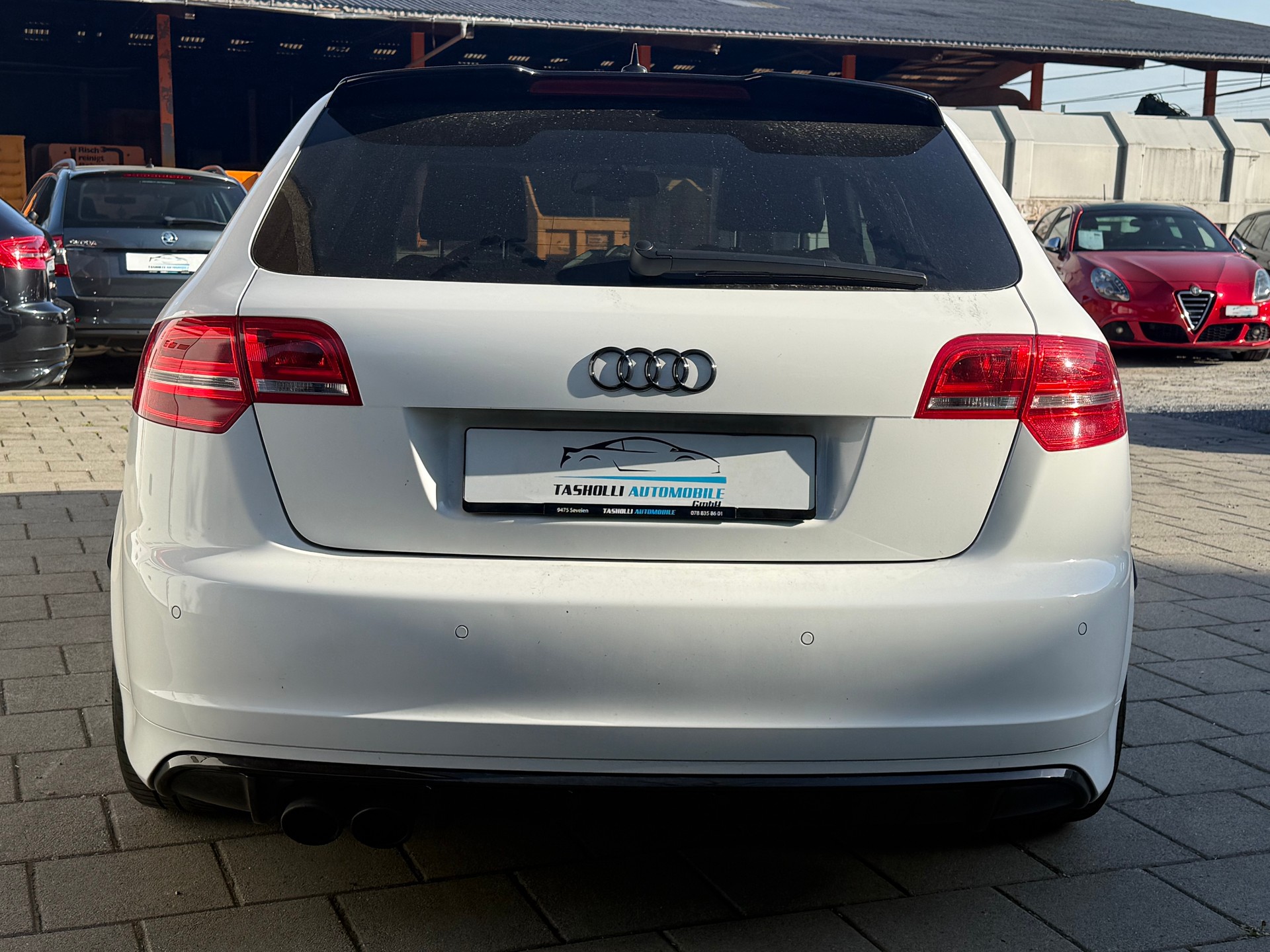 AUDI RS3 Sportback 2.5 TFSI quattro S-tronic-image-5
