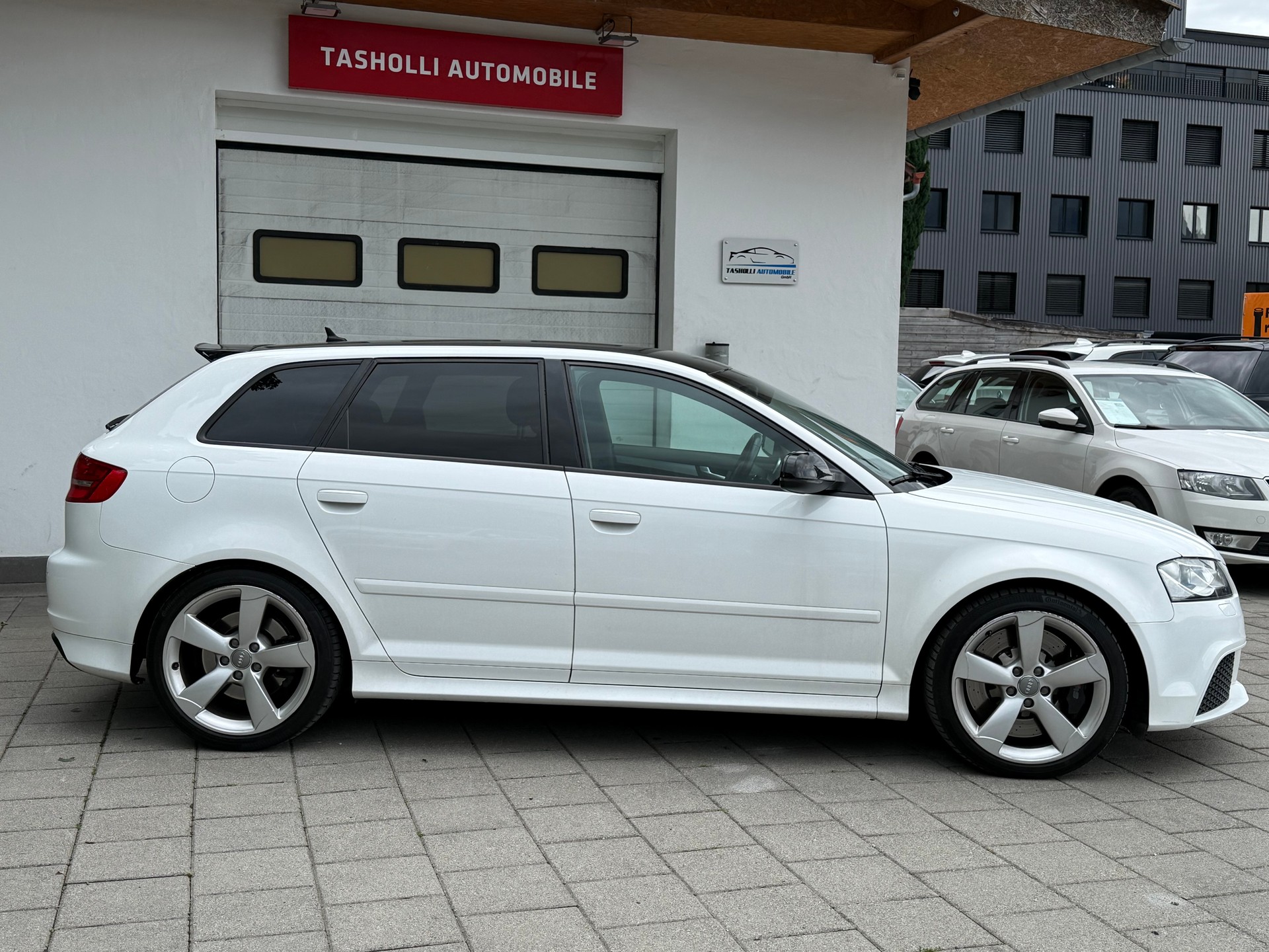 AUDI RS3 Sportback 2.5 TFSI quattro S-tronic-image-7