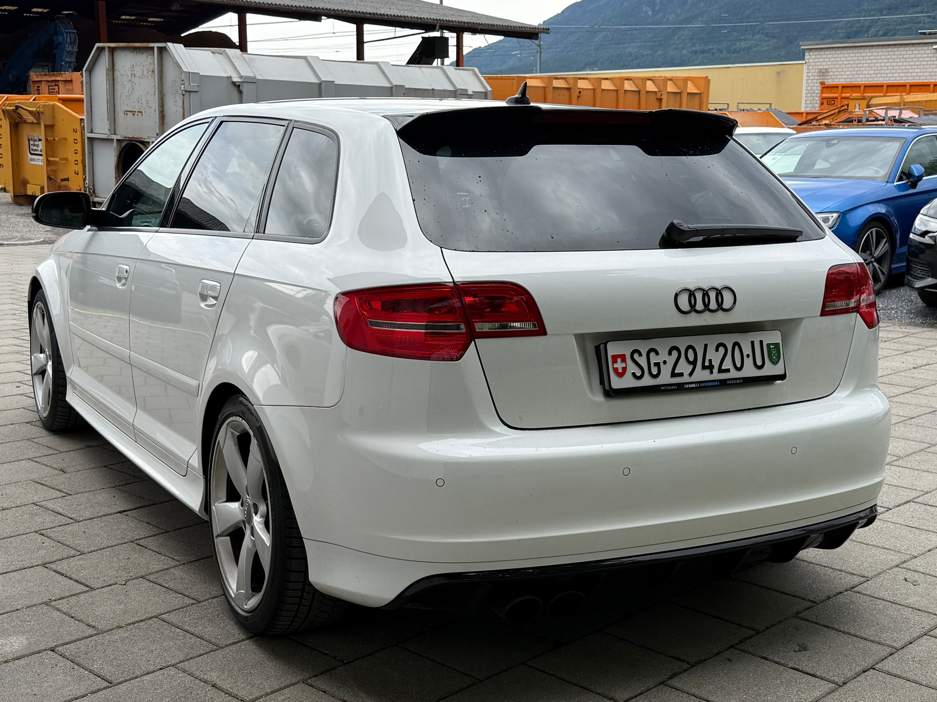 AUDI RS3 Sportback 2.5 TFSI quattro S-tronic-image-4