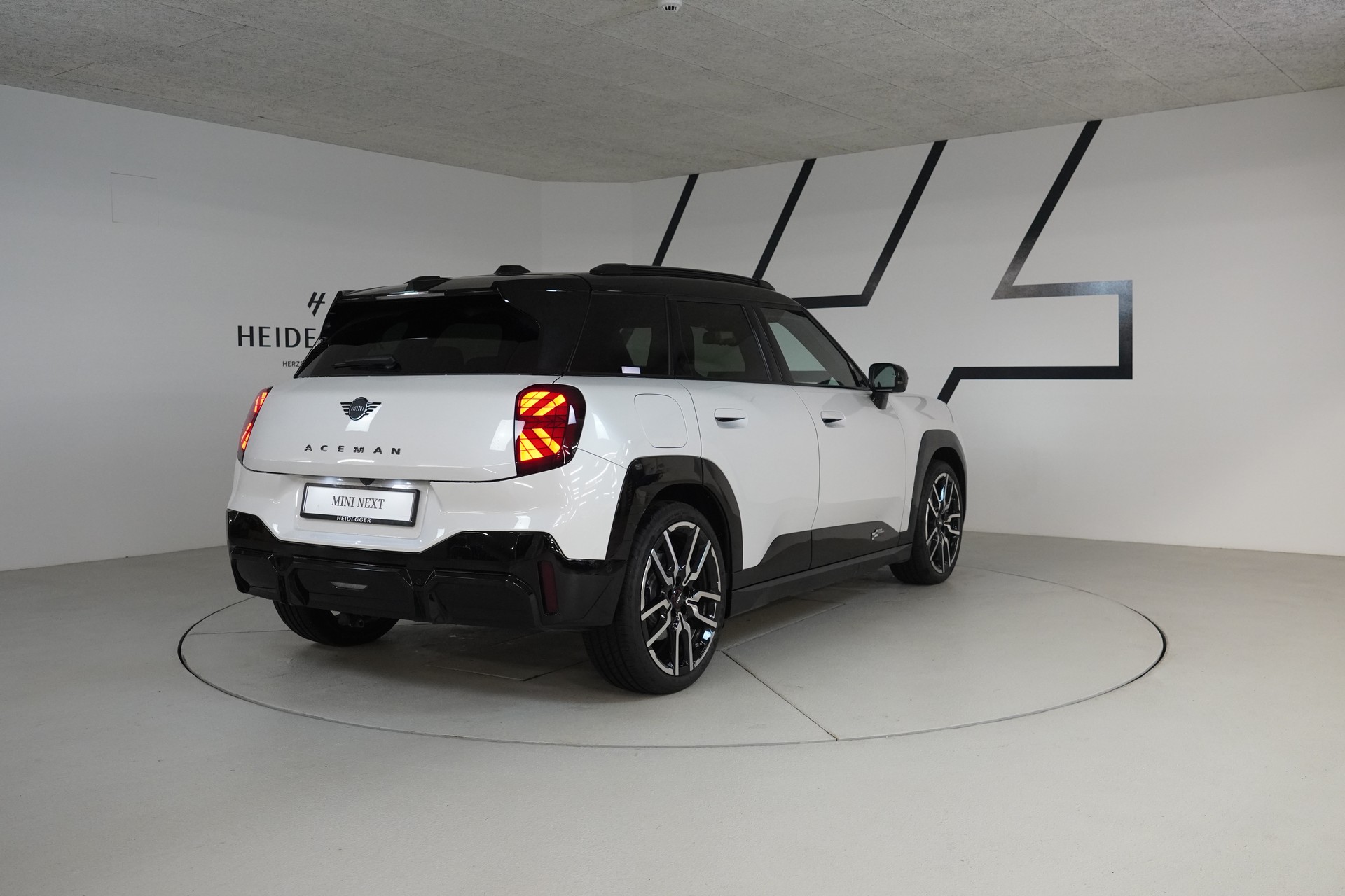 MINI Aceman E John Cooper Works-image-7