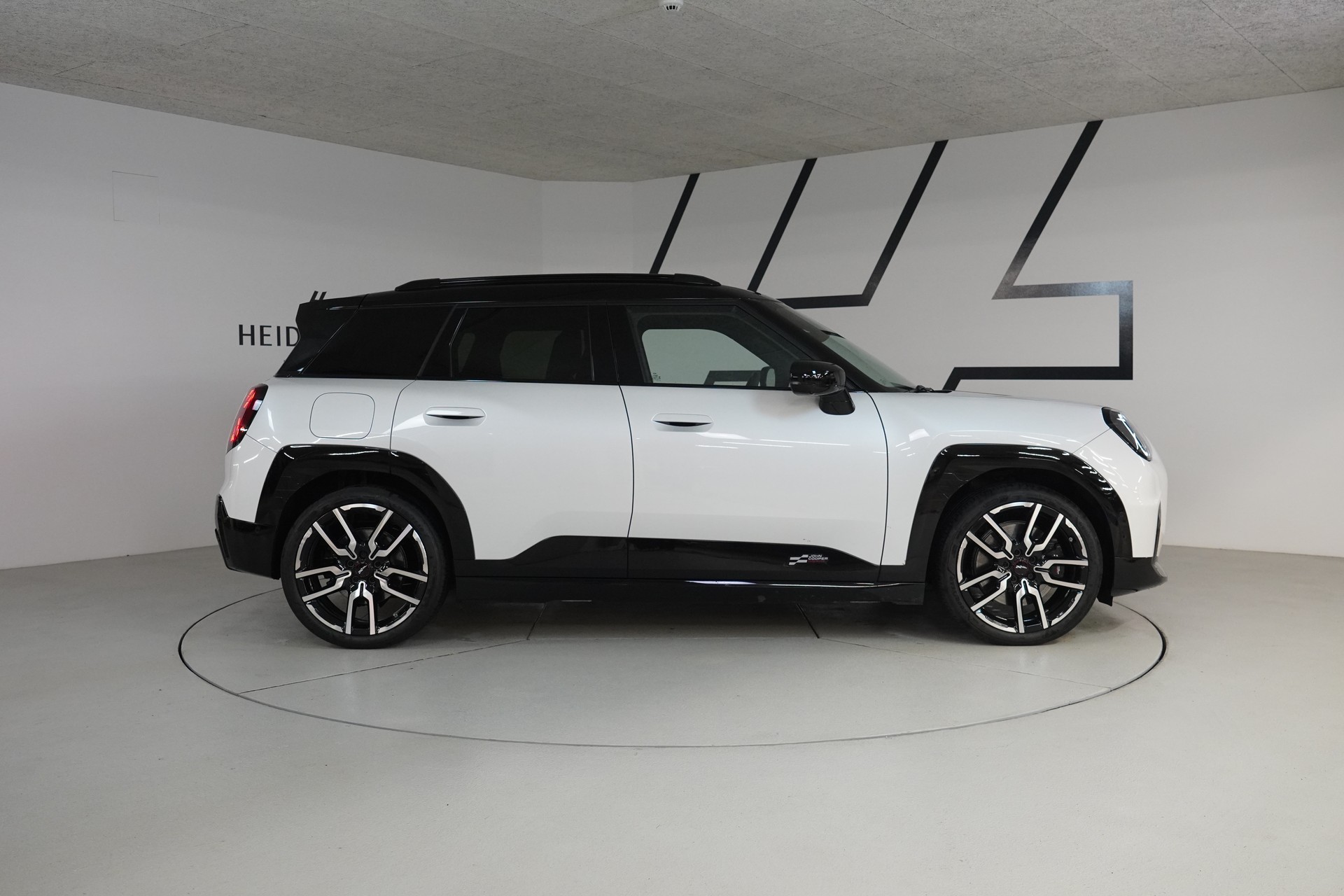 MINI Aceman E John Cooper Works-image-8