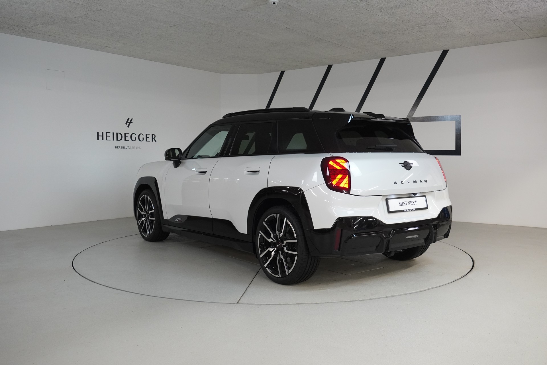MINI Aceman E John Cooper Works-image-5