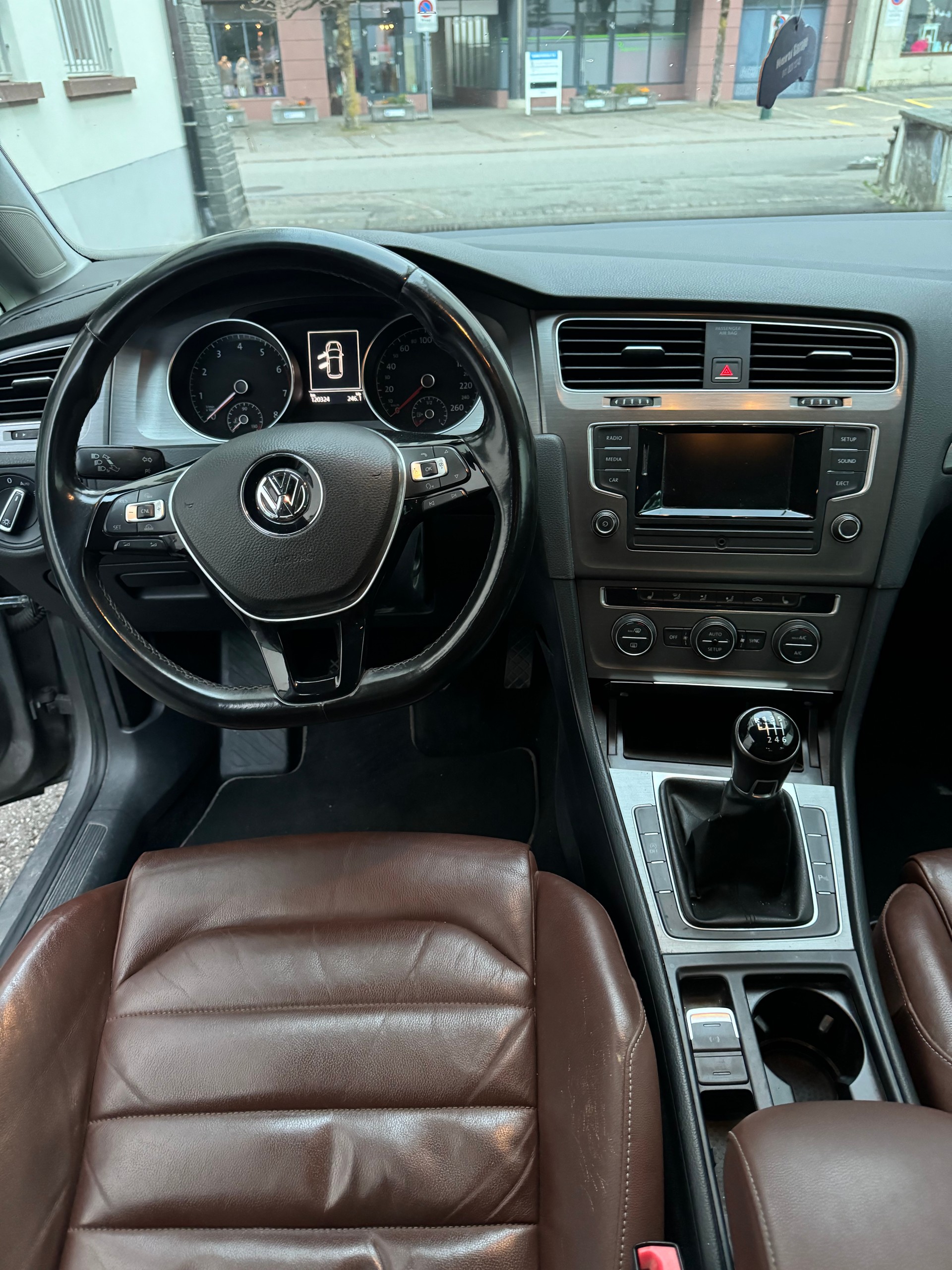 VW Golf 1.4 TSI Highline-image-4