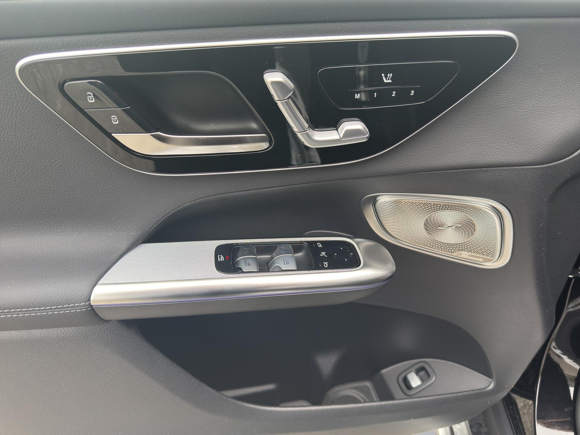 MERCEDES-BENZ GLC 220 d AMG Line 4matic-image-11