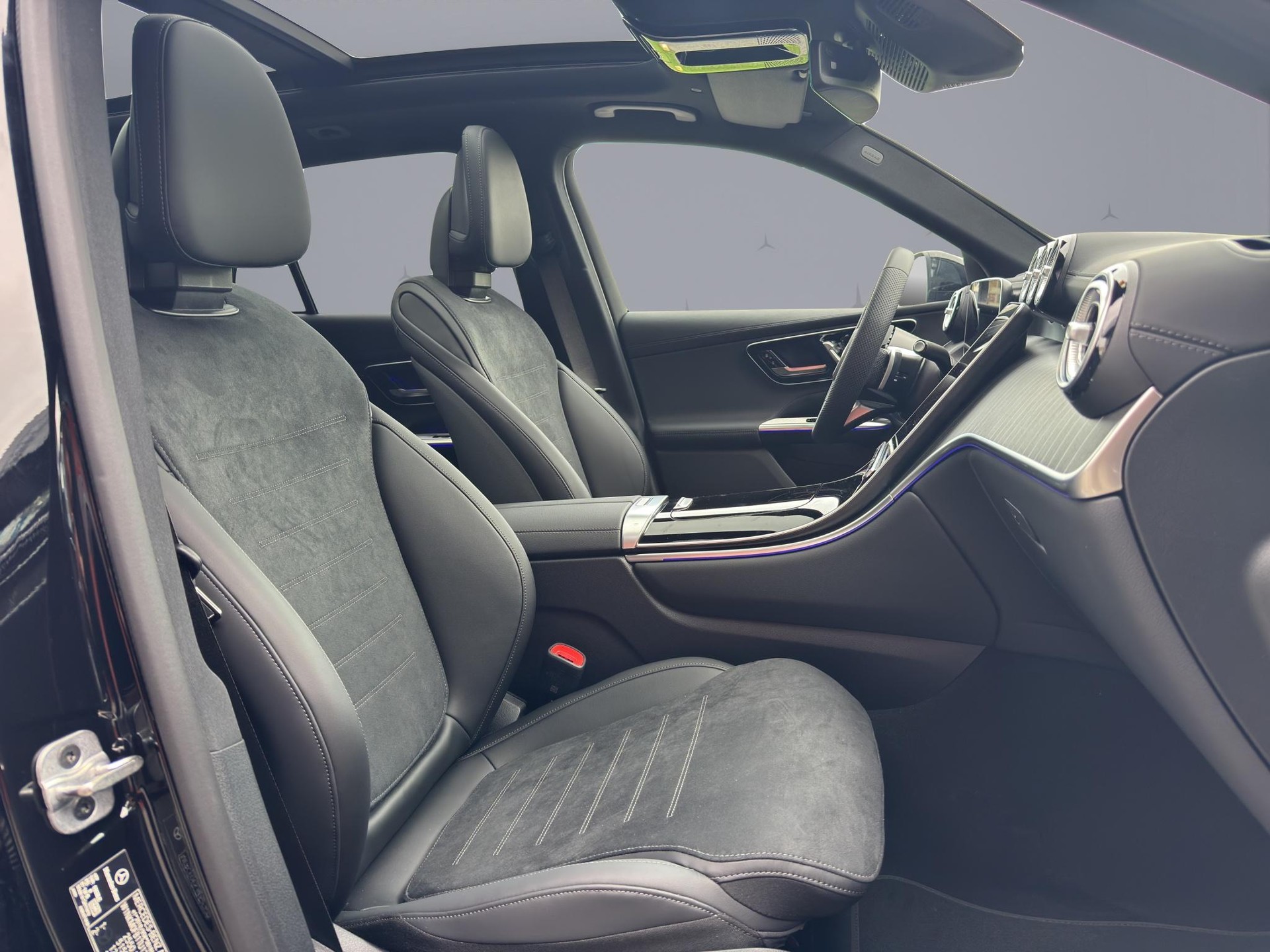 MERCEDES-BENZ GLC 220 d AMG Line 4matic-image-17