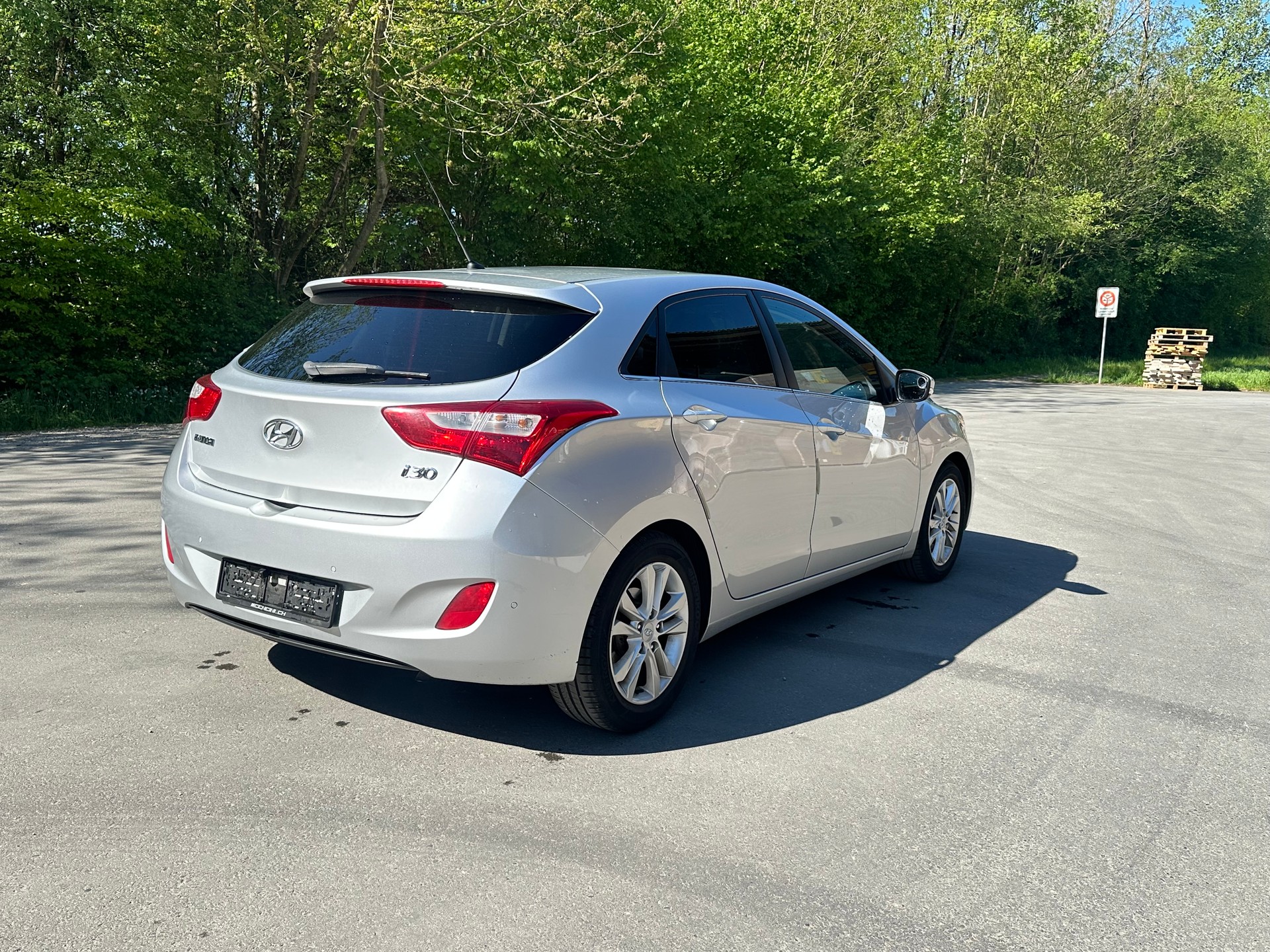 HYUNDAI i30 1.6 GDI Style Automatic-image-8