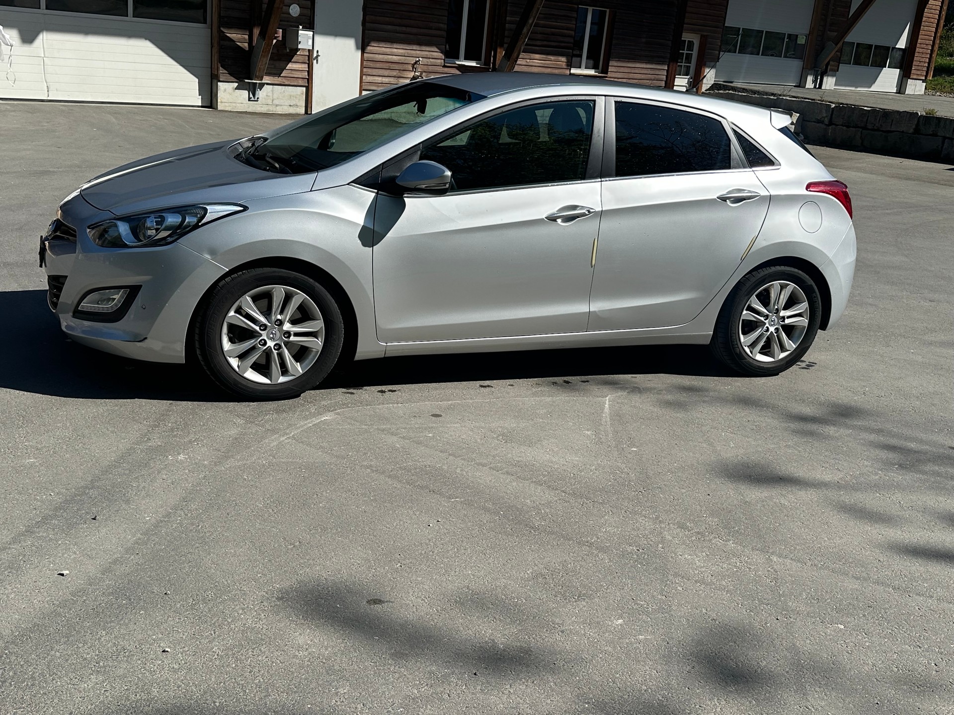 HYUNDAI i30 1.6 GDI Style Automatic-image-3