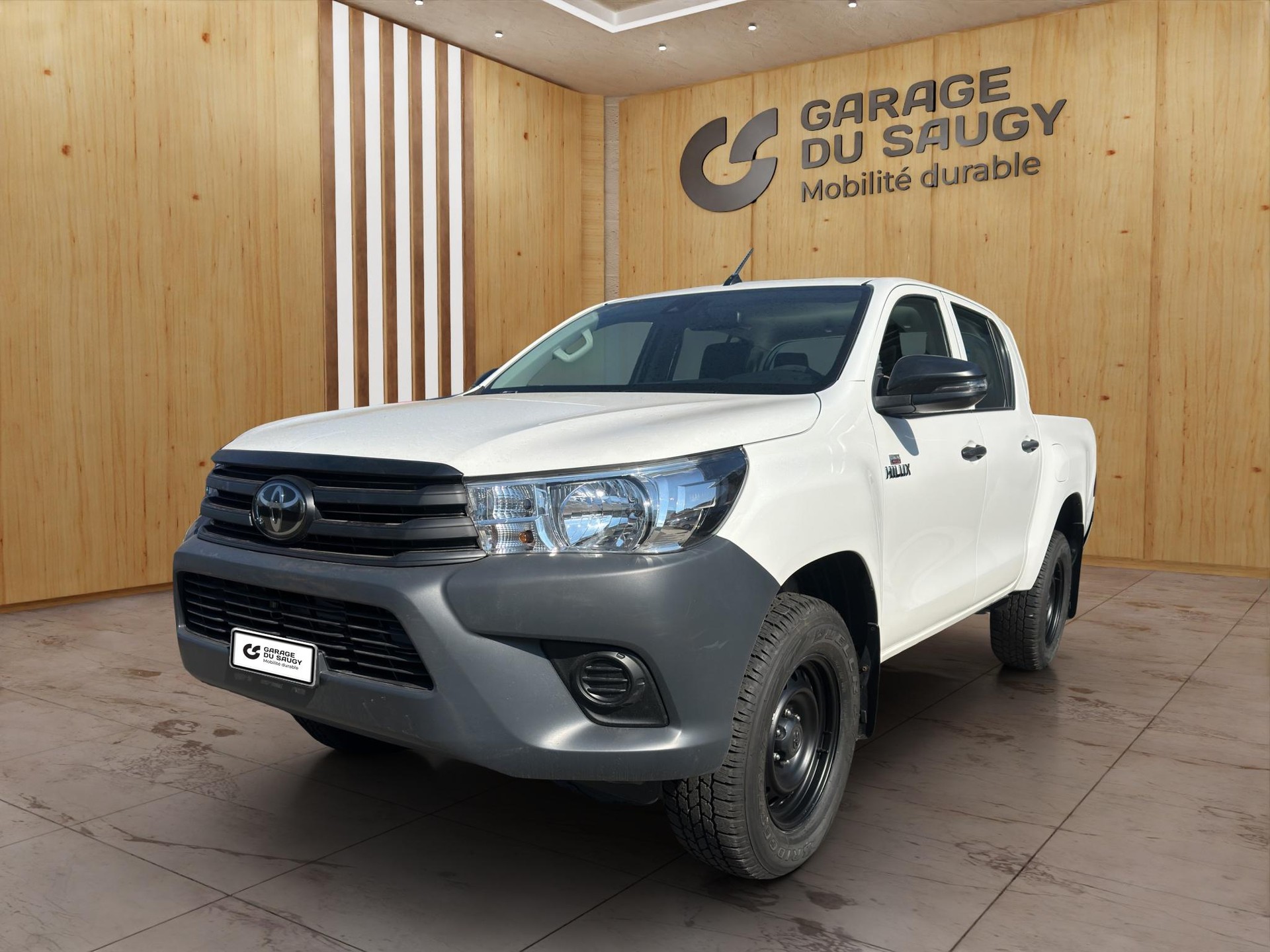 TOYOTA Hilux Double Cab.-Pick-up 2.4 D-4D 150 Comfort-image-0
